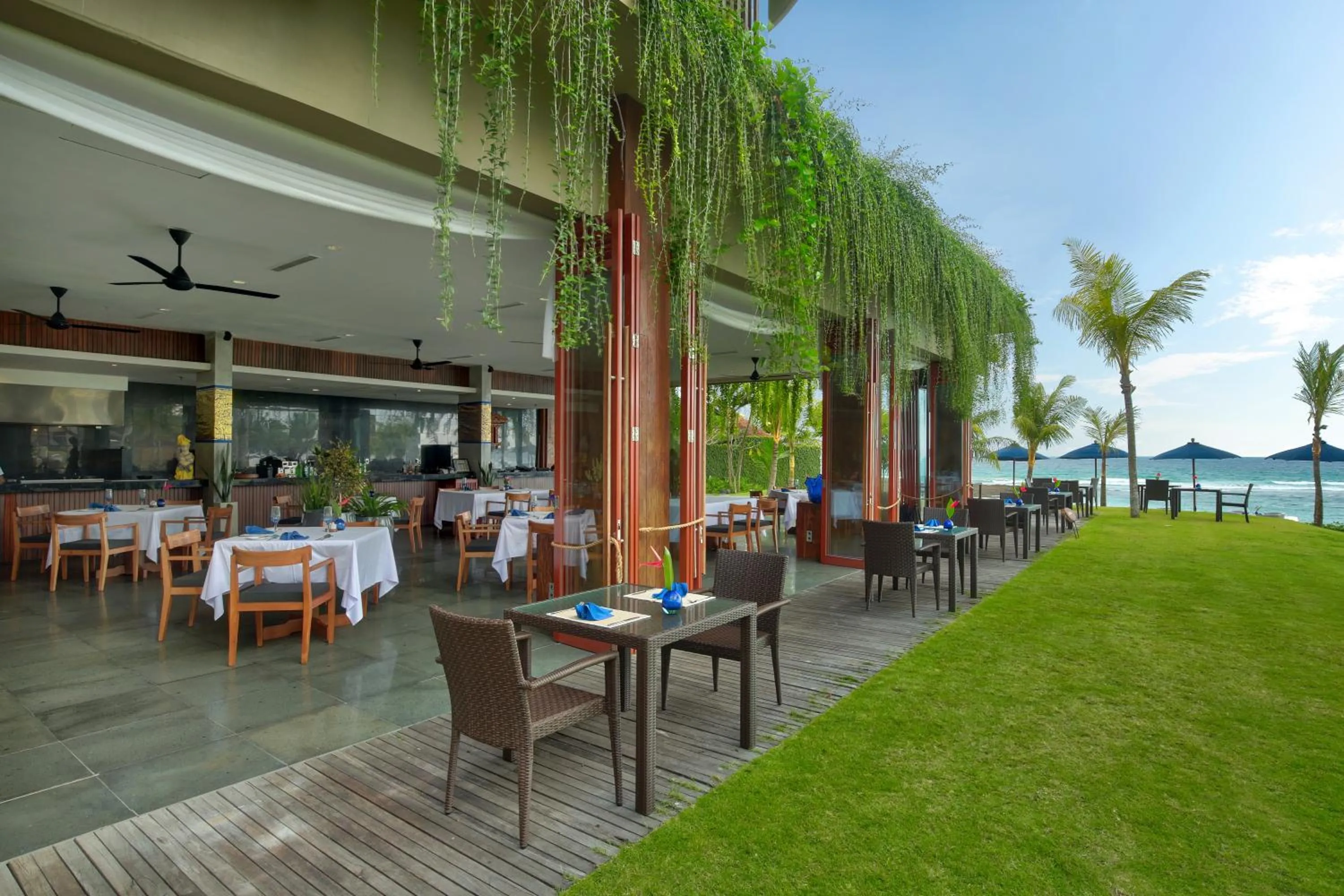Restaurant/places to eat in Candi Beach Resort & Spa