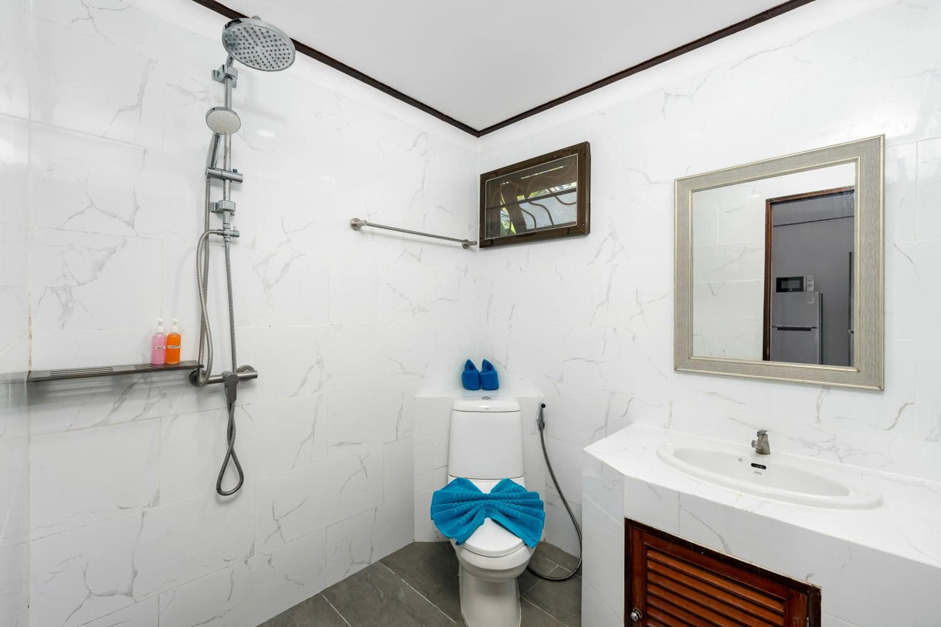 Shower in Chaweng Lakeview Residence