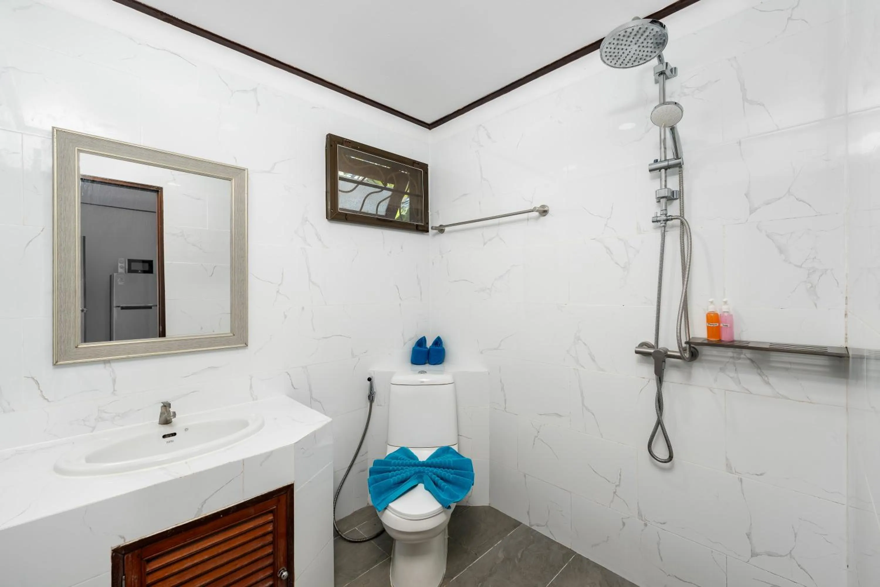 Shower in Chaweng Lakeview Residence