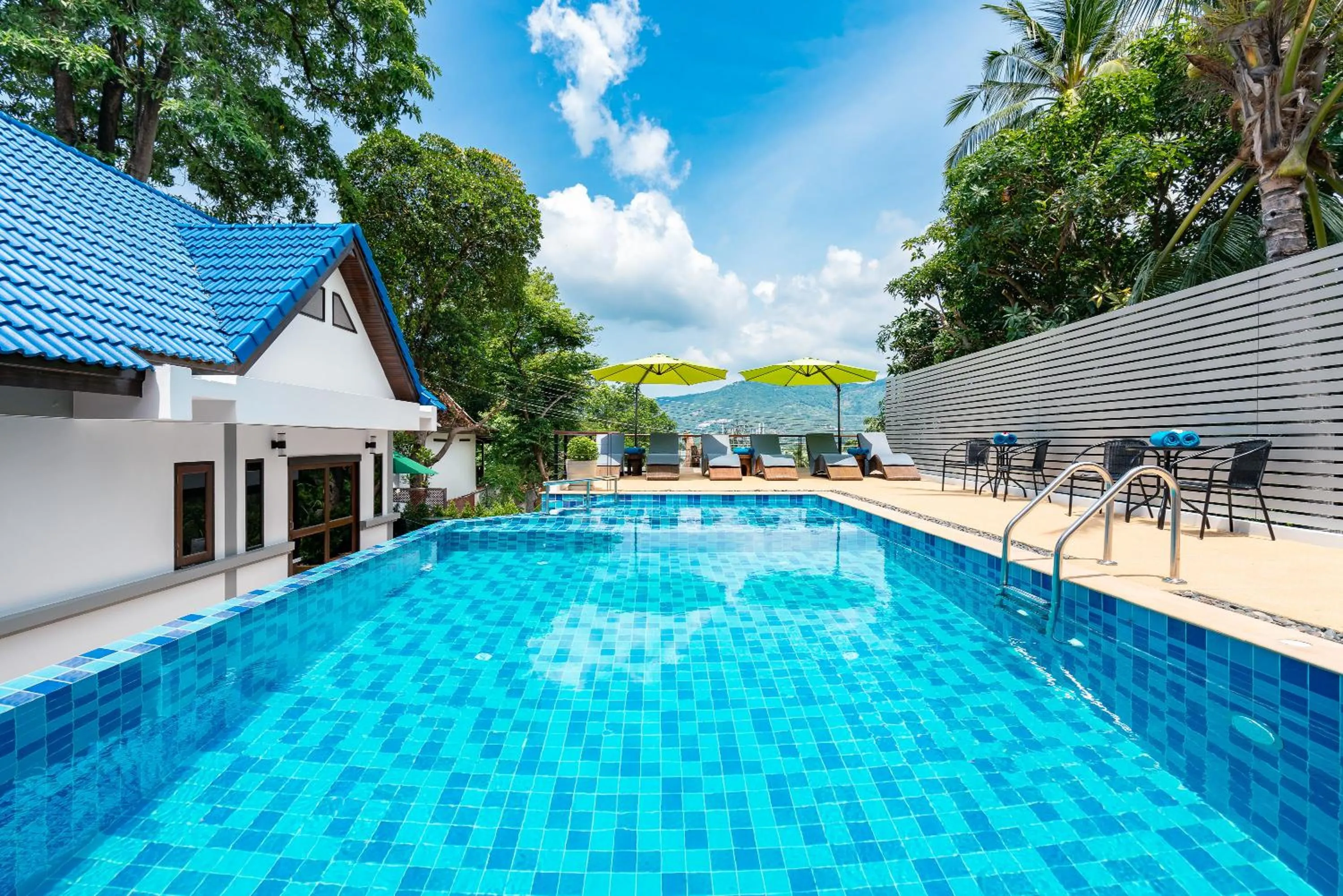Swimming pool in Chaweng Lakeview Residence