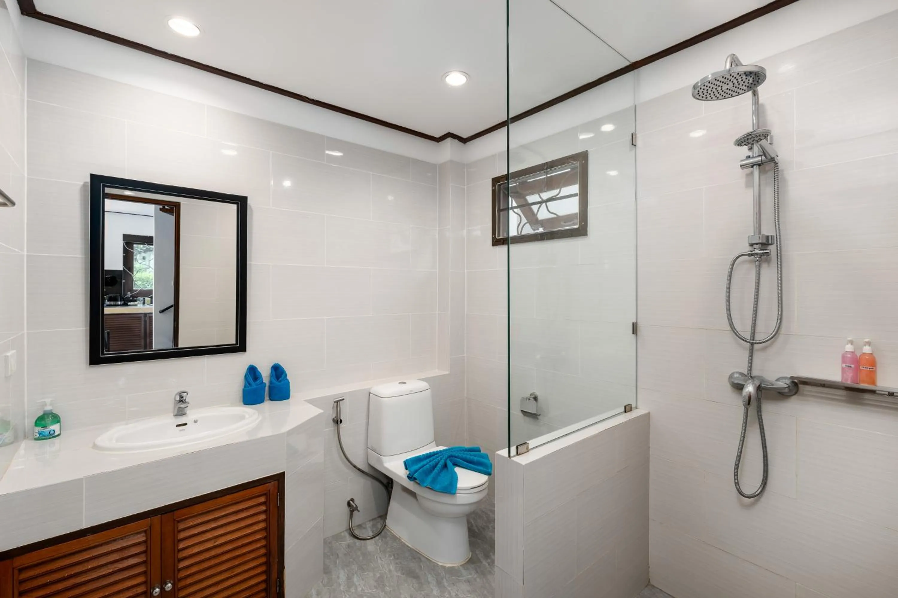 Shower in Chaweng Lakeview Residence