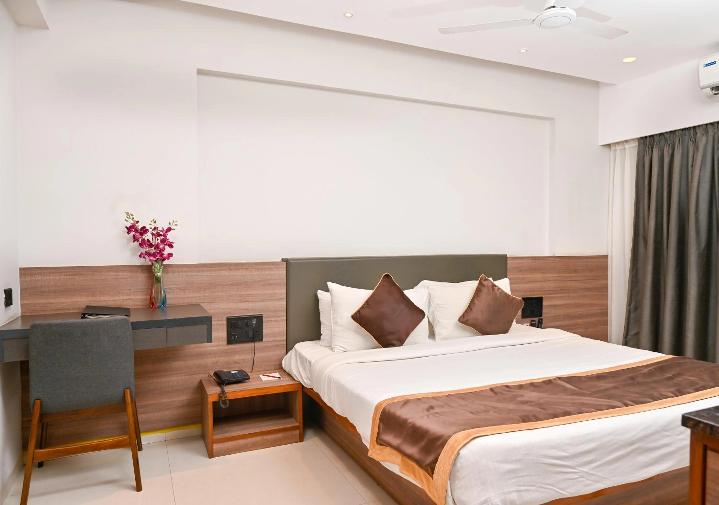Bed in Regenta Inn Palacio De Goa, Panjim