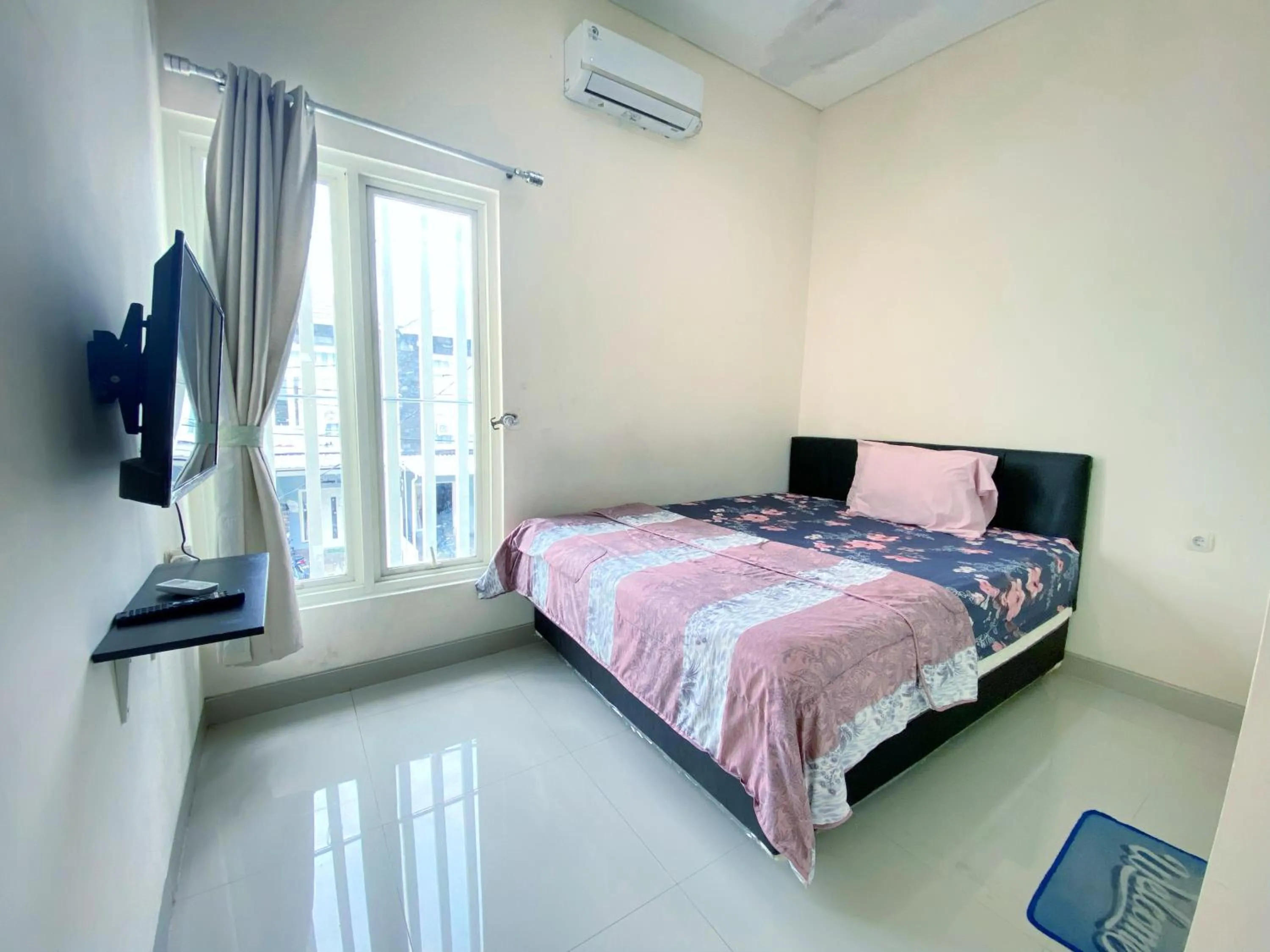 Bed in Surabaya Homey near Juanda Airport Syariah