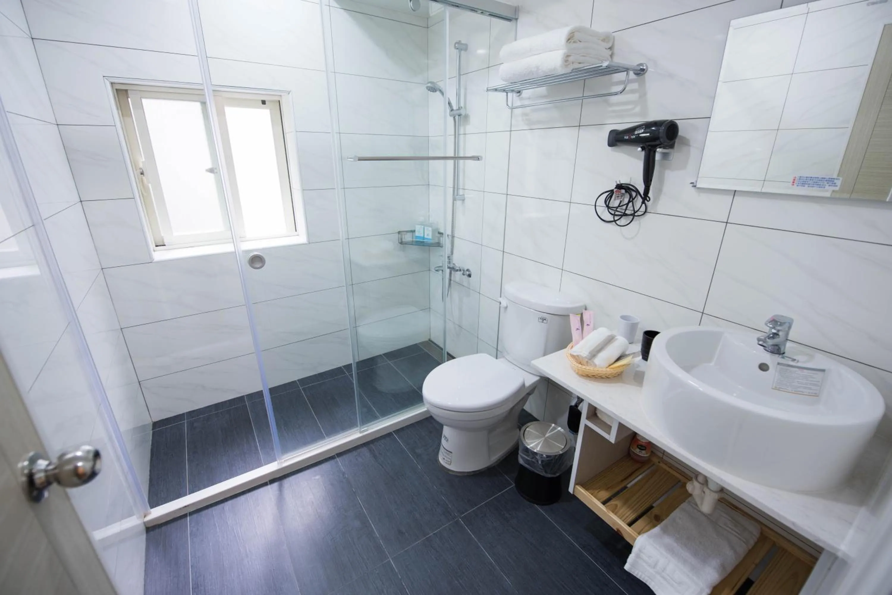 Toilet in ManMan House Ruifang