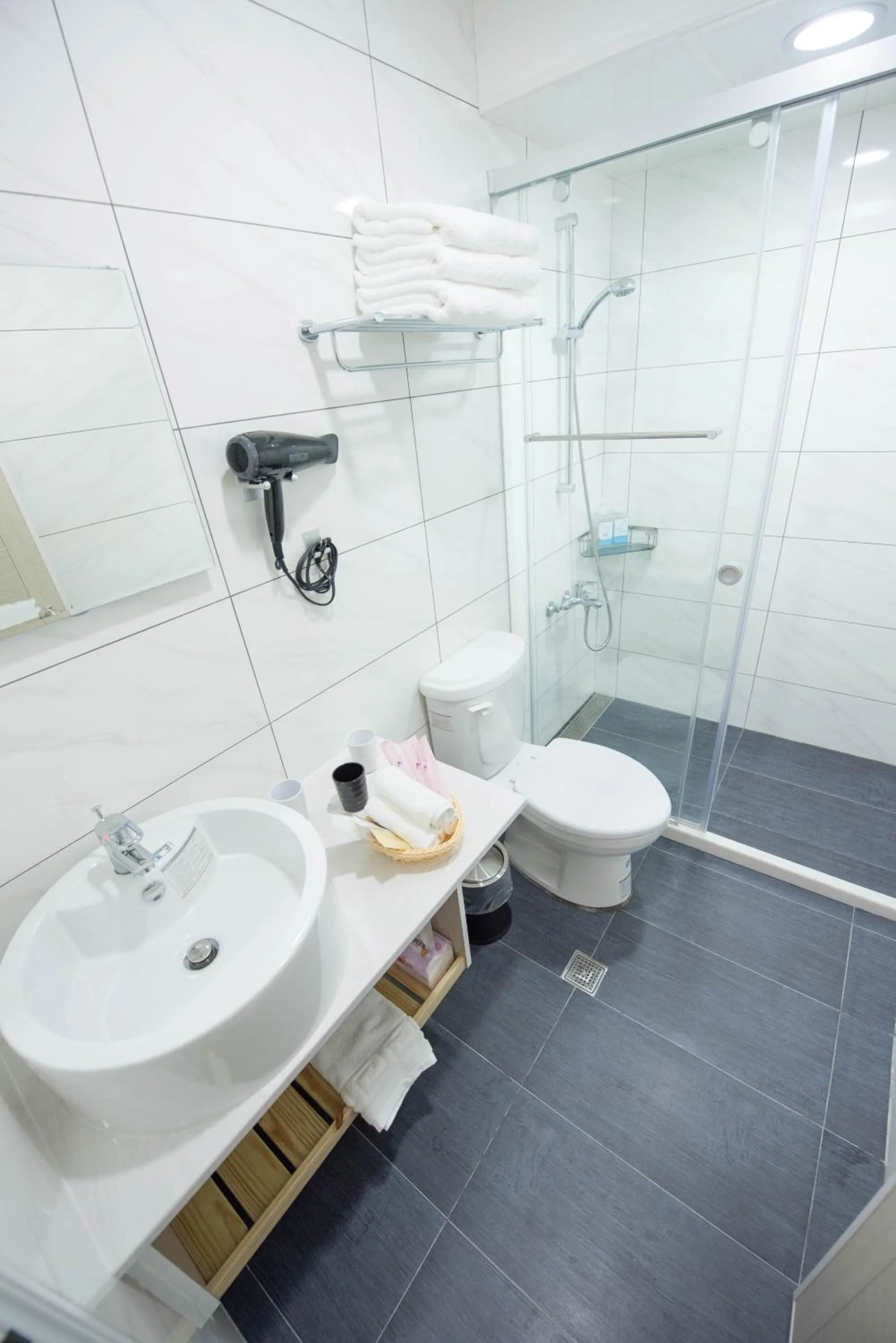 Shower in ManMan House Ruifang