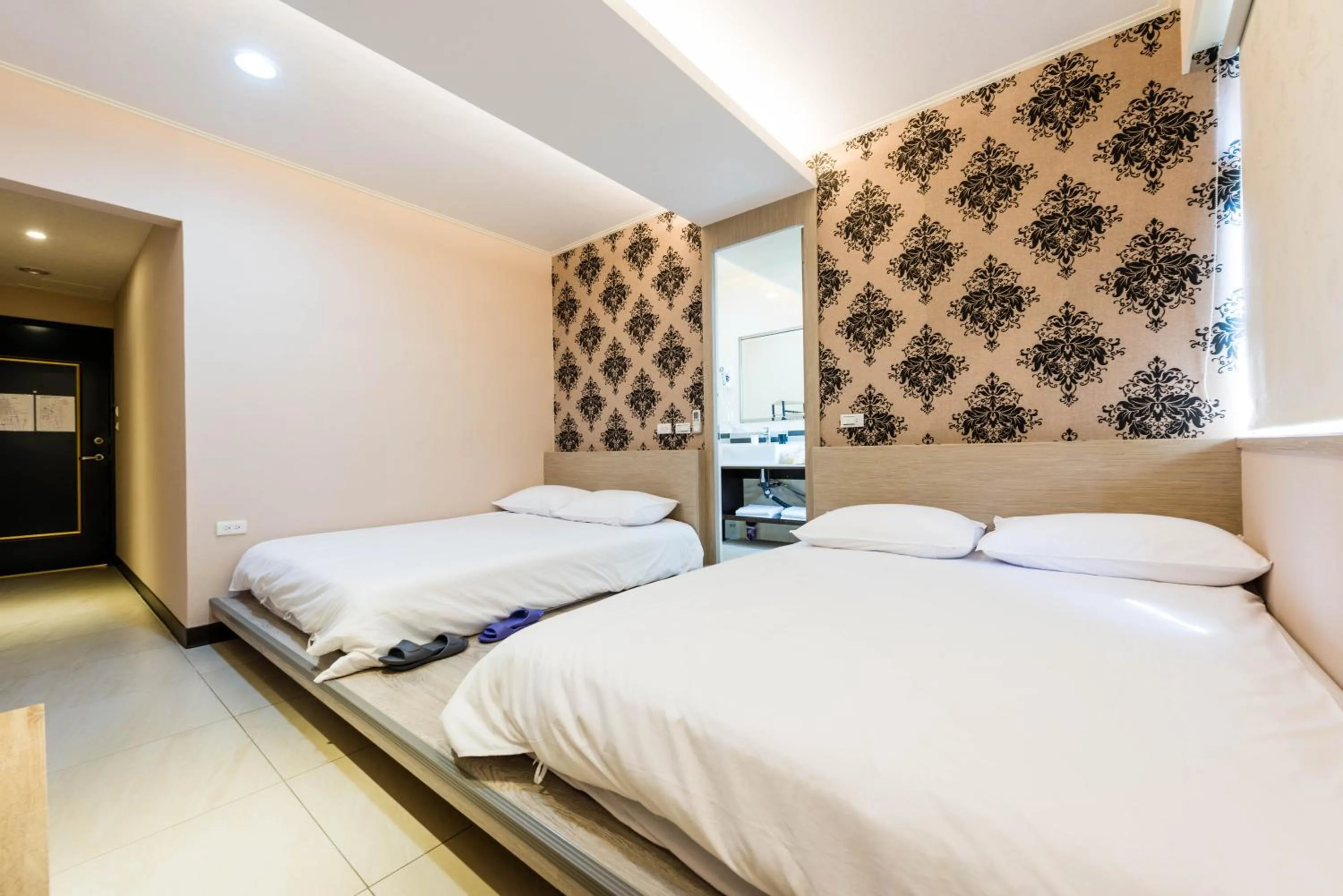 Bed in ManMan House Ruifang