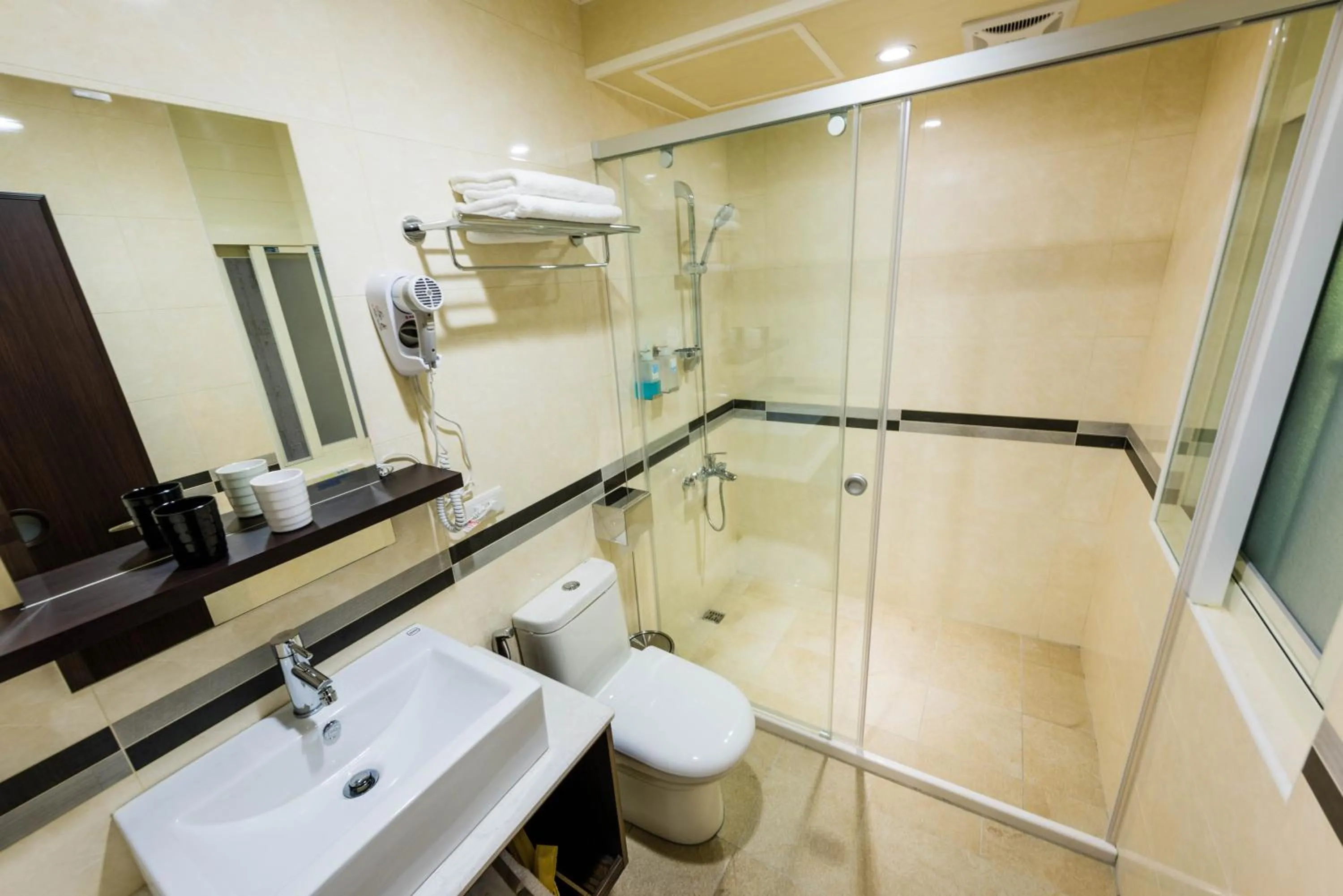 Shower in ManMan House Ruifang