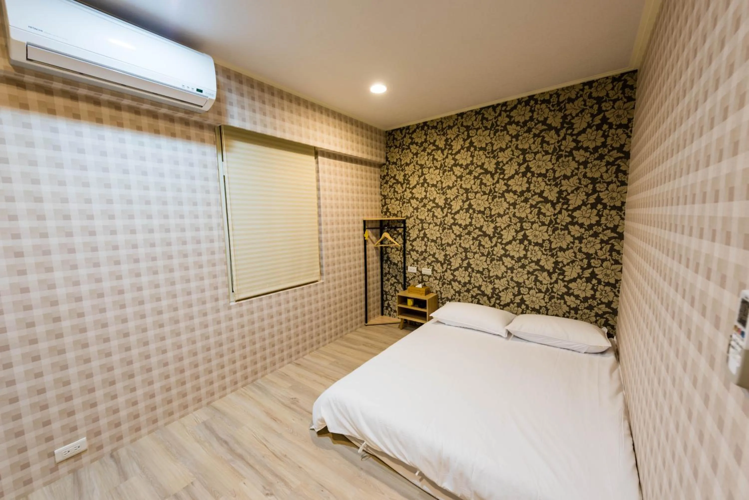 Bed in ManMan House Ruifang