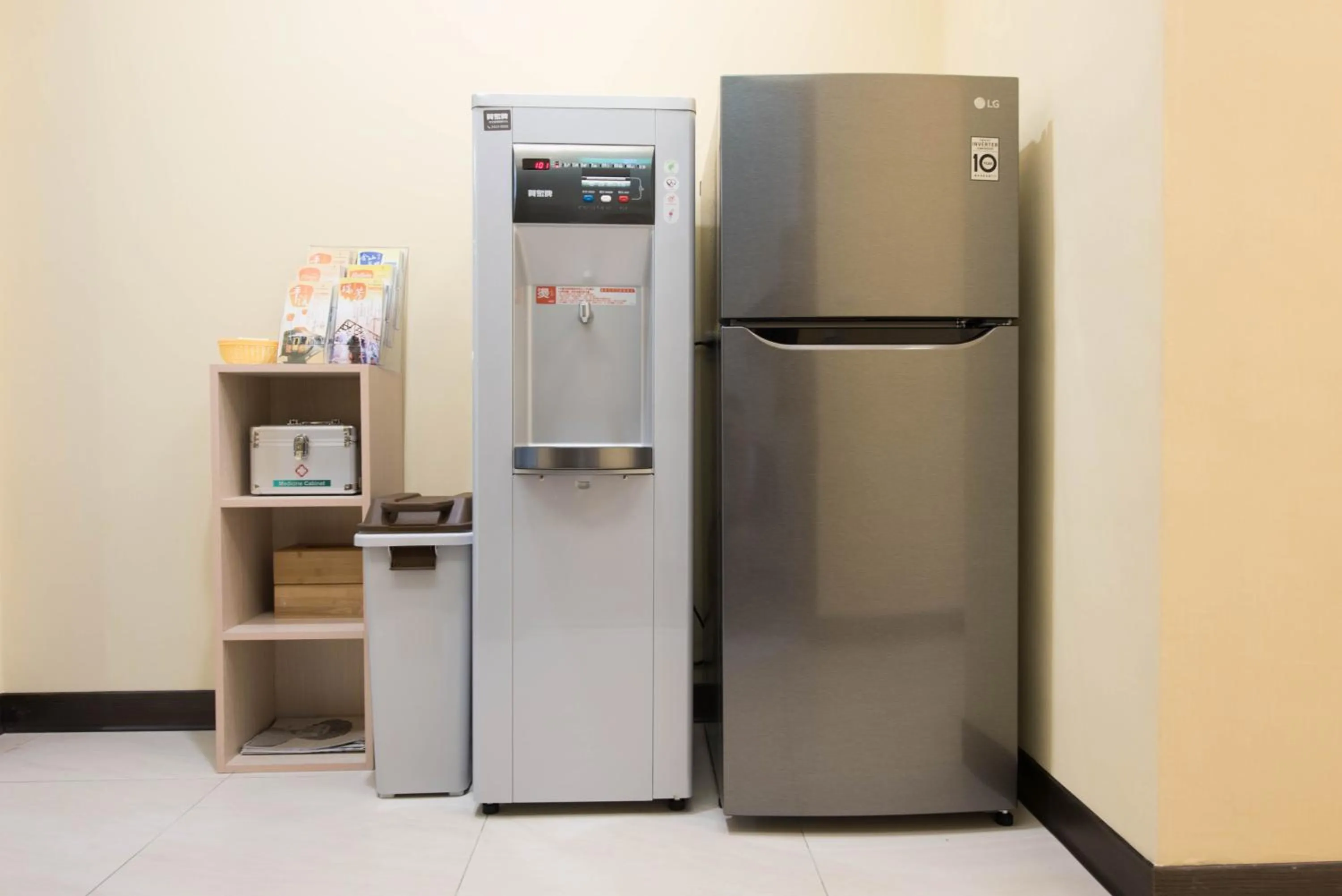 Coffee/tea facilities in ManMan House Ruifang