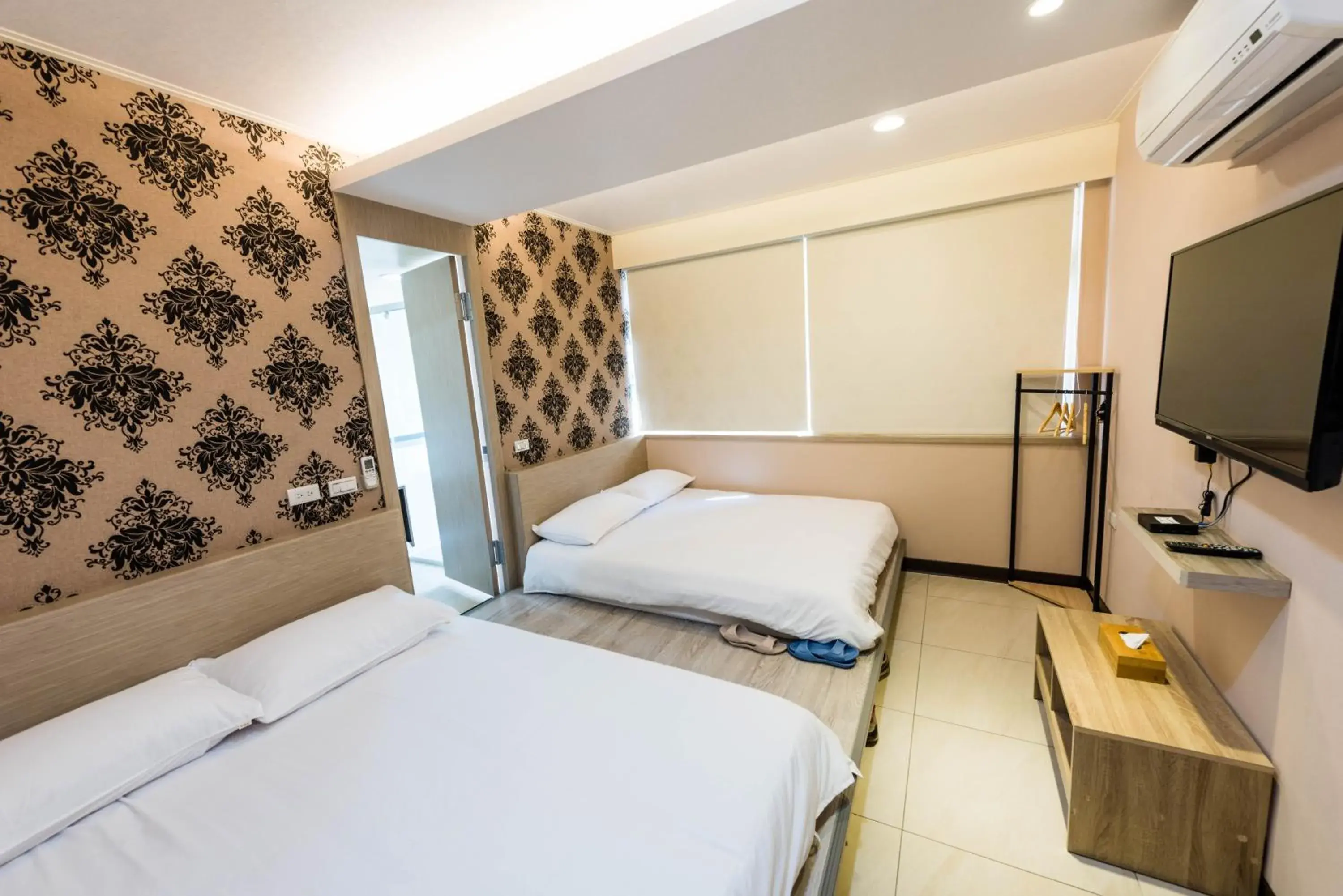 Quadruple Room with Private Bathroom in ManMan House Ruifang Quadruple Room with Private Bathroom in ManMan House Ruifang