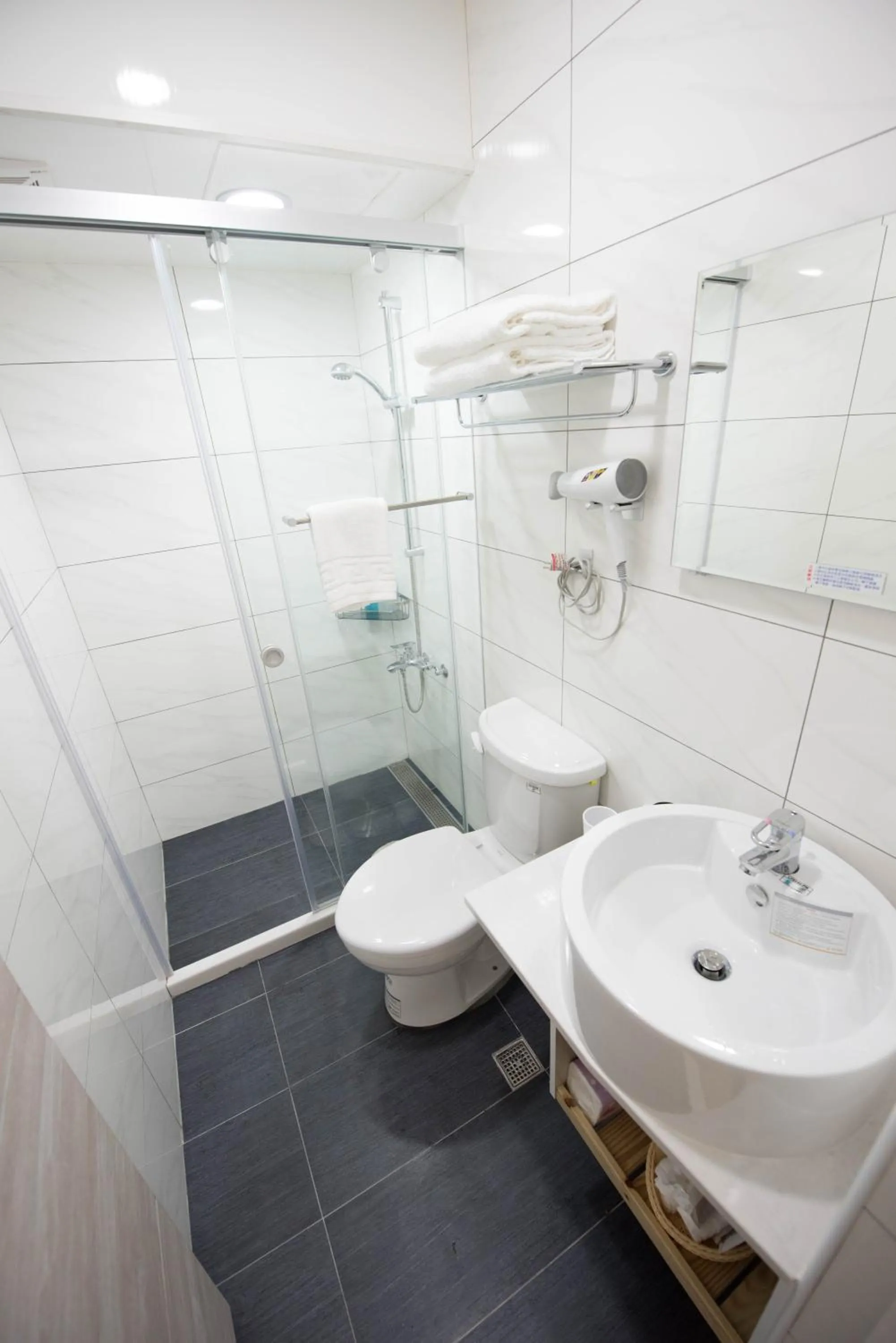 Shower in ManMan House Ruifang