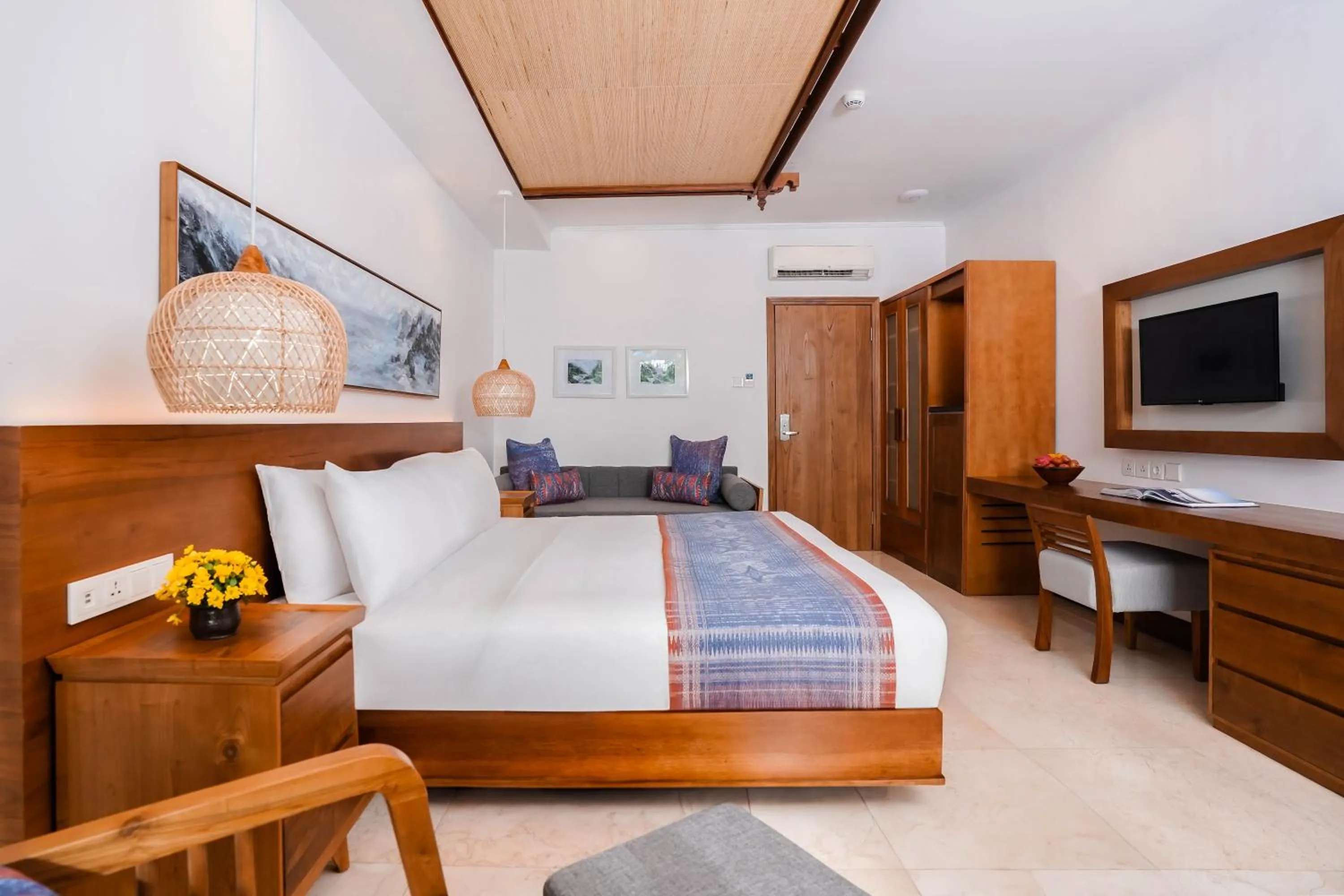 Bedroom, Bed in Legian Beach Hotel