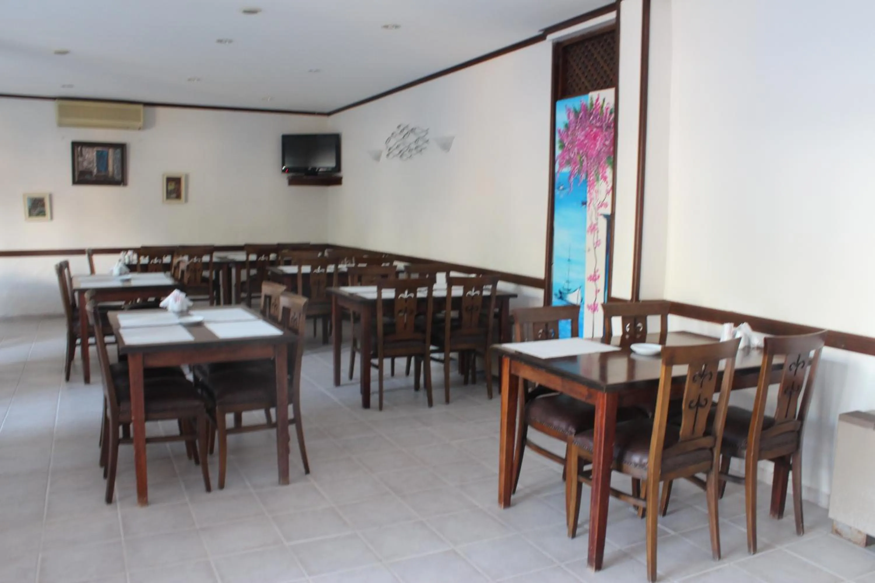 Restaurant/places to eat in Oya Butik Otel