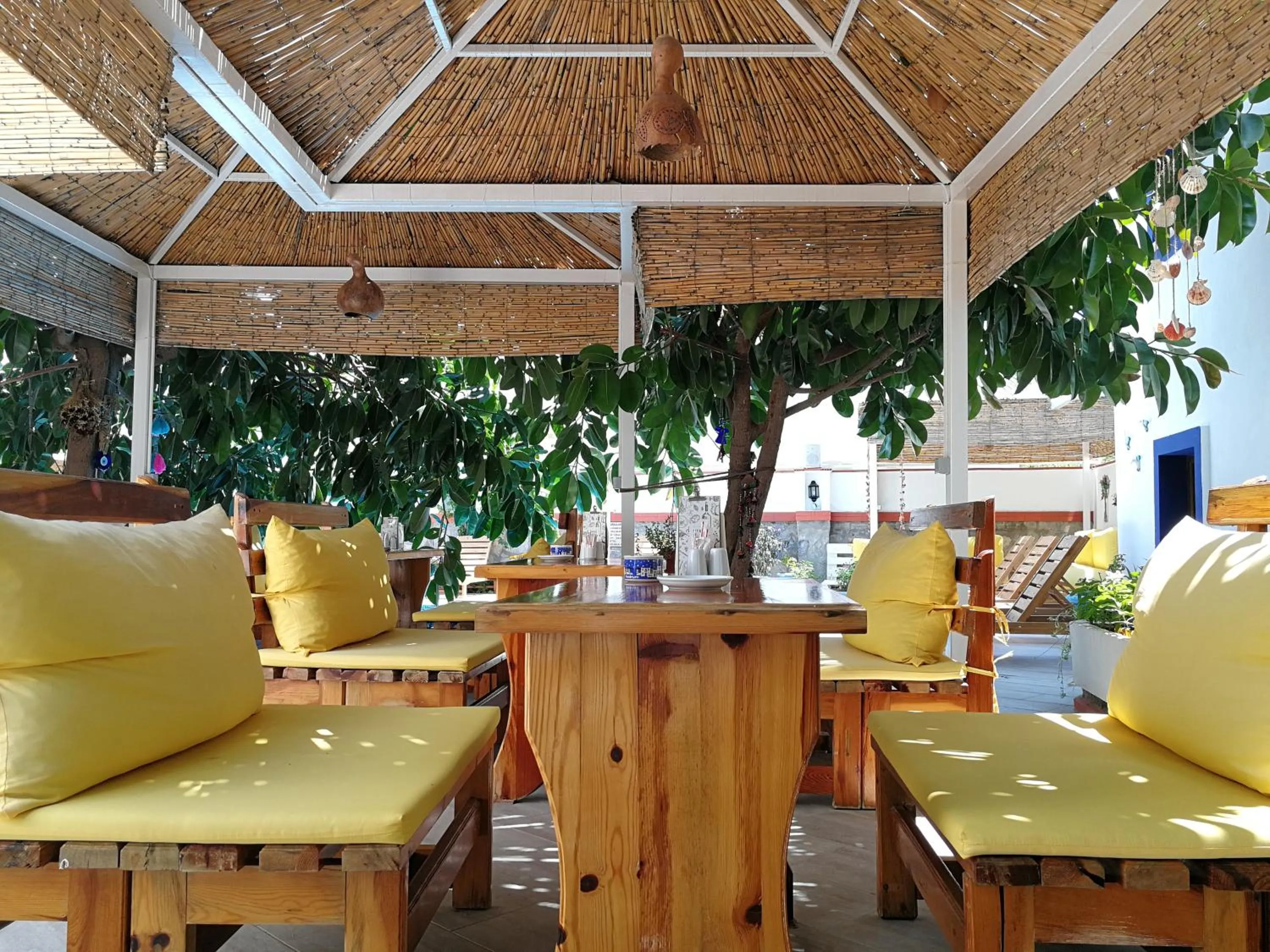 Restaurant/places to eat in Oya Butik Otel