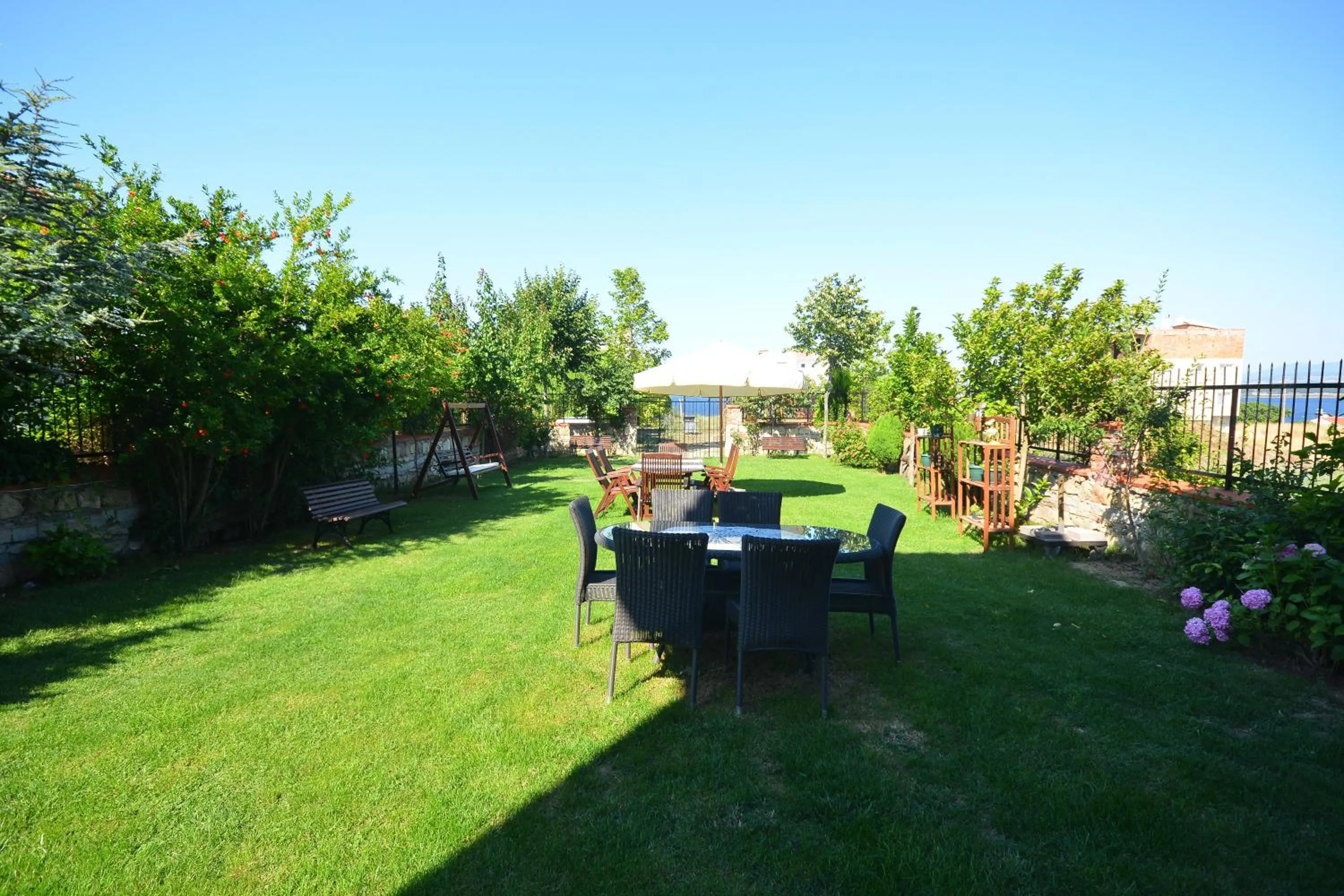 Garden in Casa Villa By Kirte