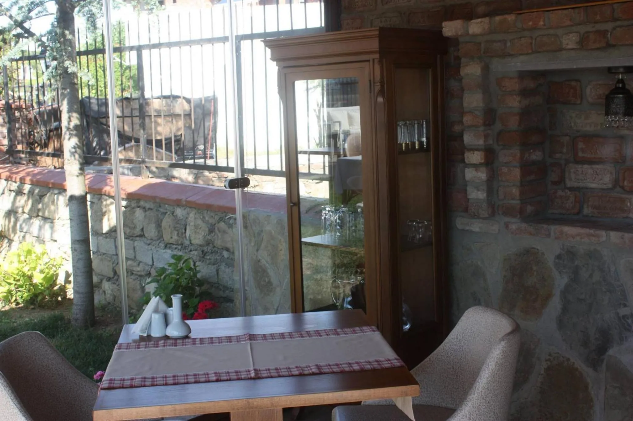 Patio in Casa Villa By Kirte