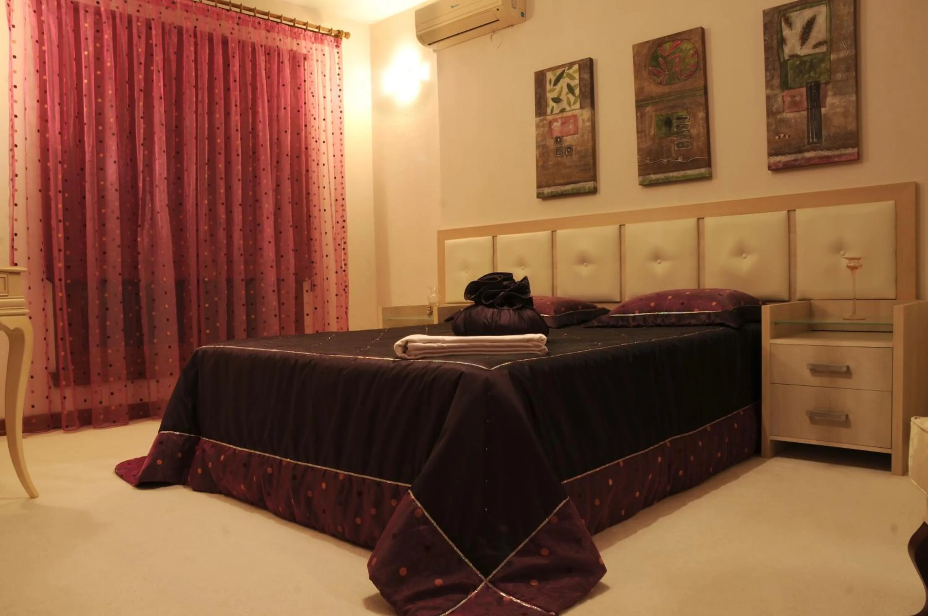 Photo of the whole room, Bed in Casa Villa By Kirte