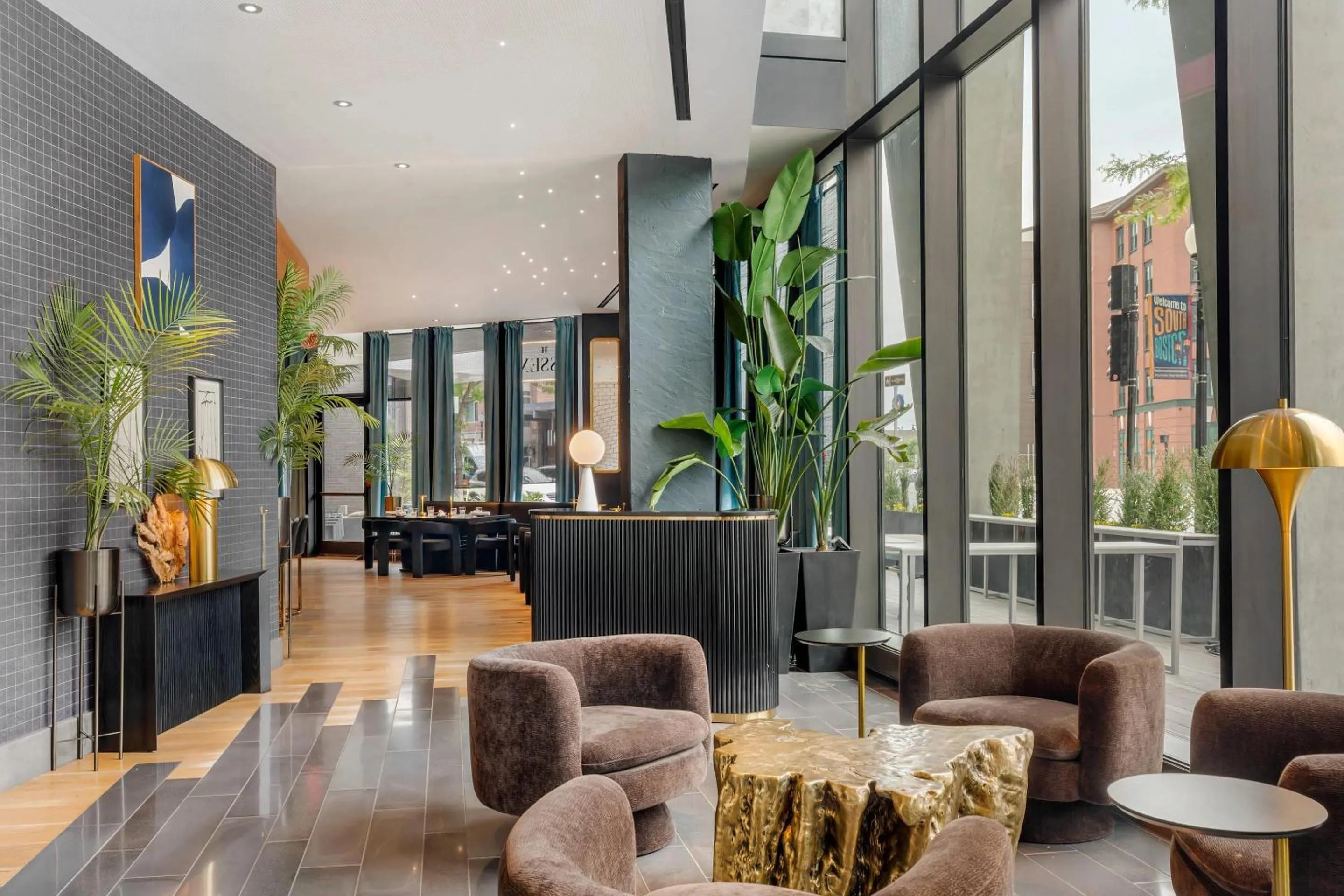 Lounge or bar in Cambria Hotel Boston Downtown - Seaport