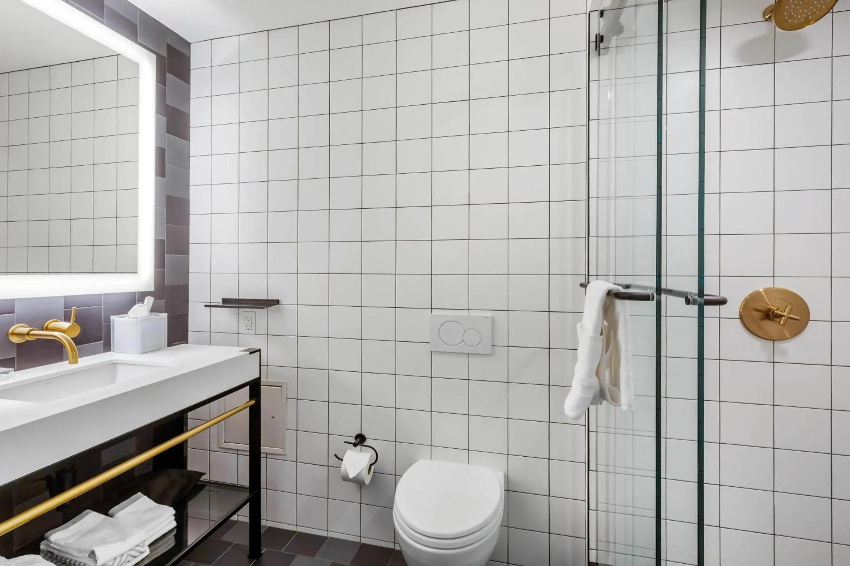 Bedroom in Cambria Hotel Boston Downtown - Seaport Bedroom in Cambria Hotel Boston Downtown - Seaport