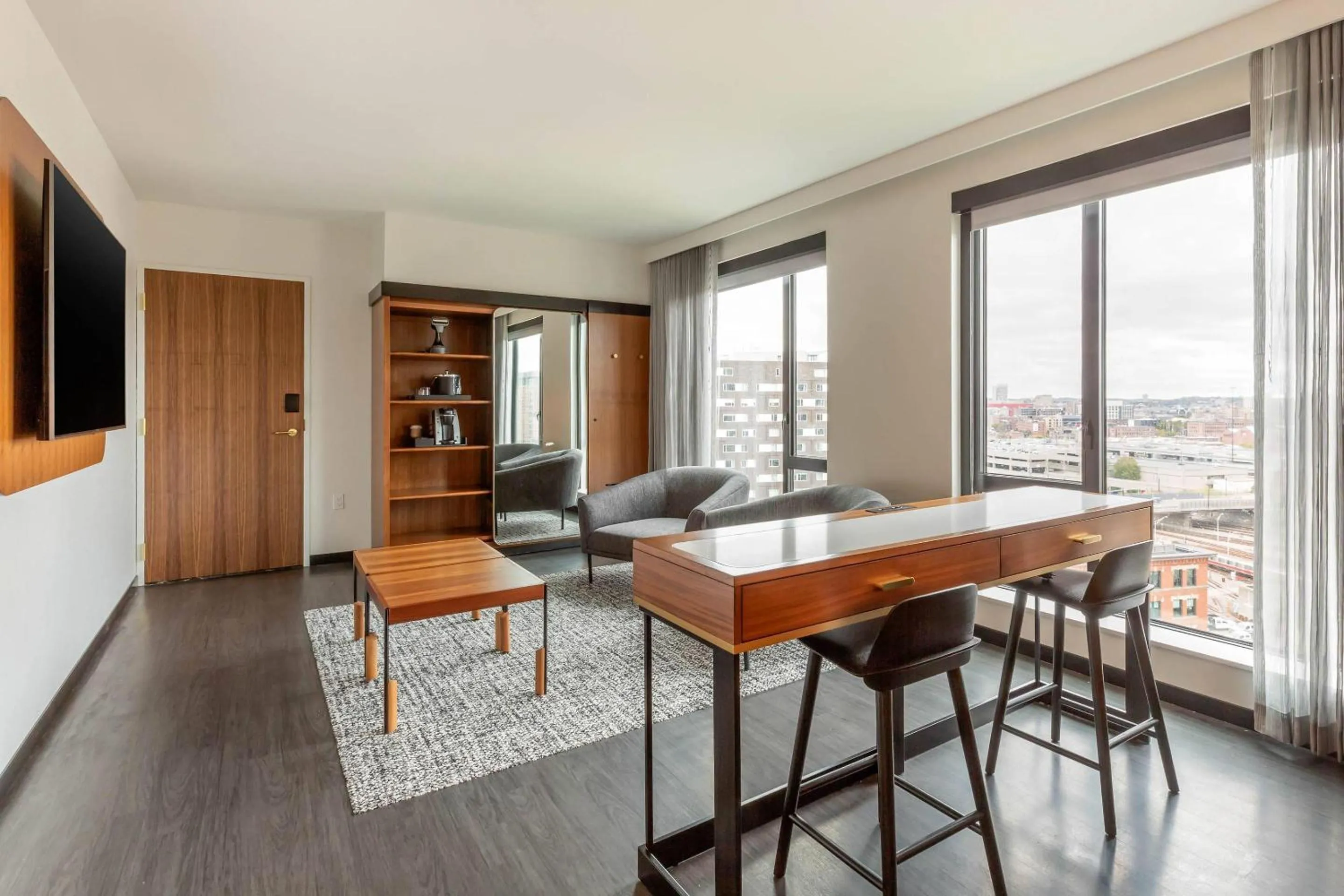 Bedroom in Cambria Hotel Boston Downtown - Seaport