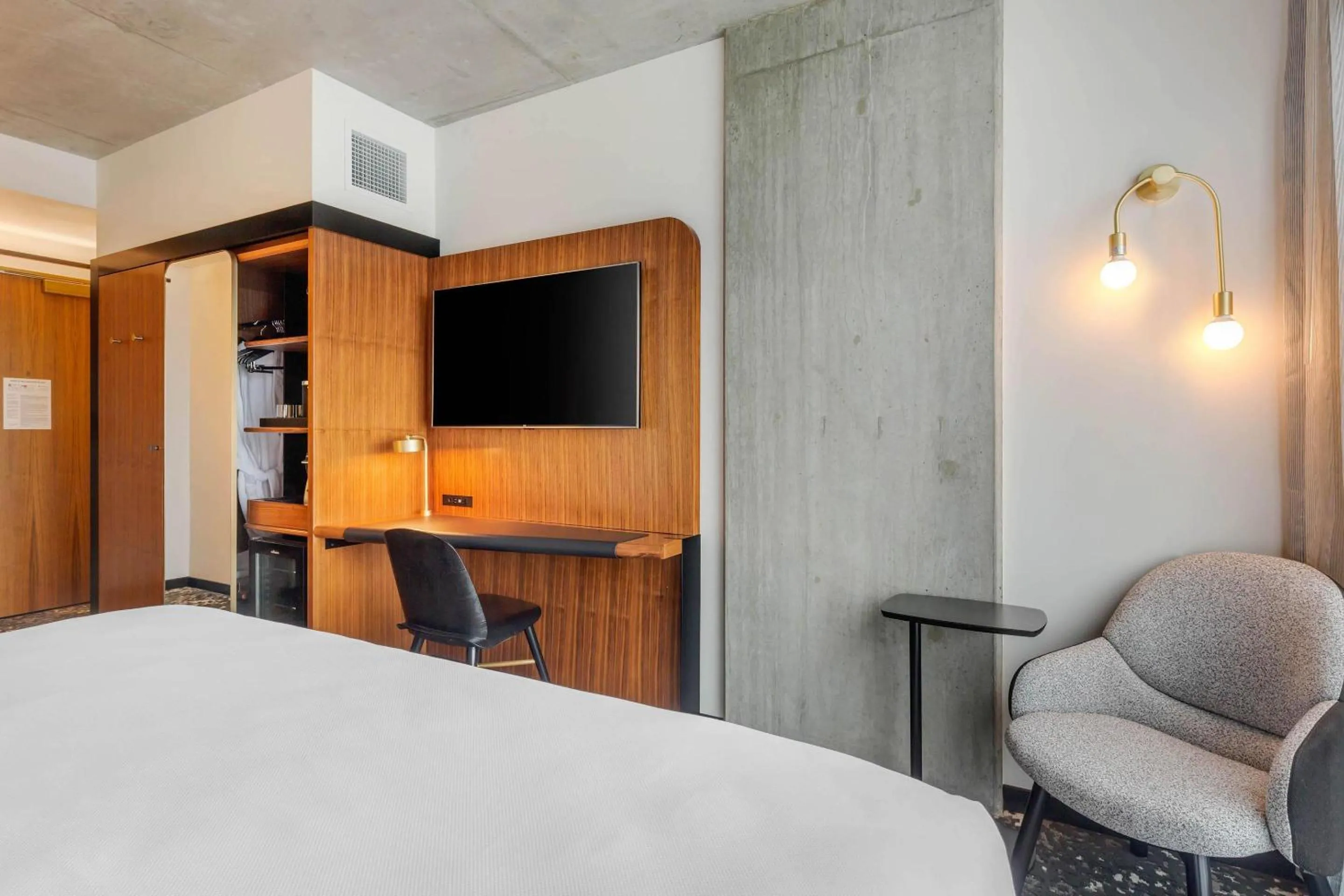 Bedroom, Bed in Cambria Hotel Boston Downtown - Seaport