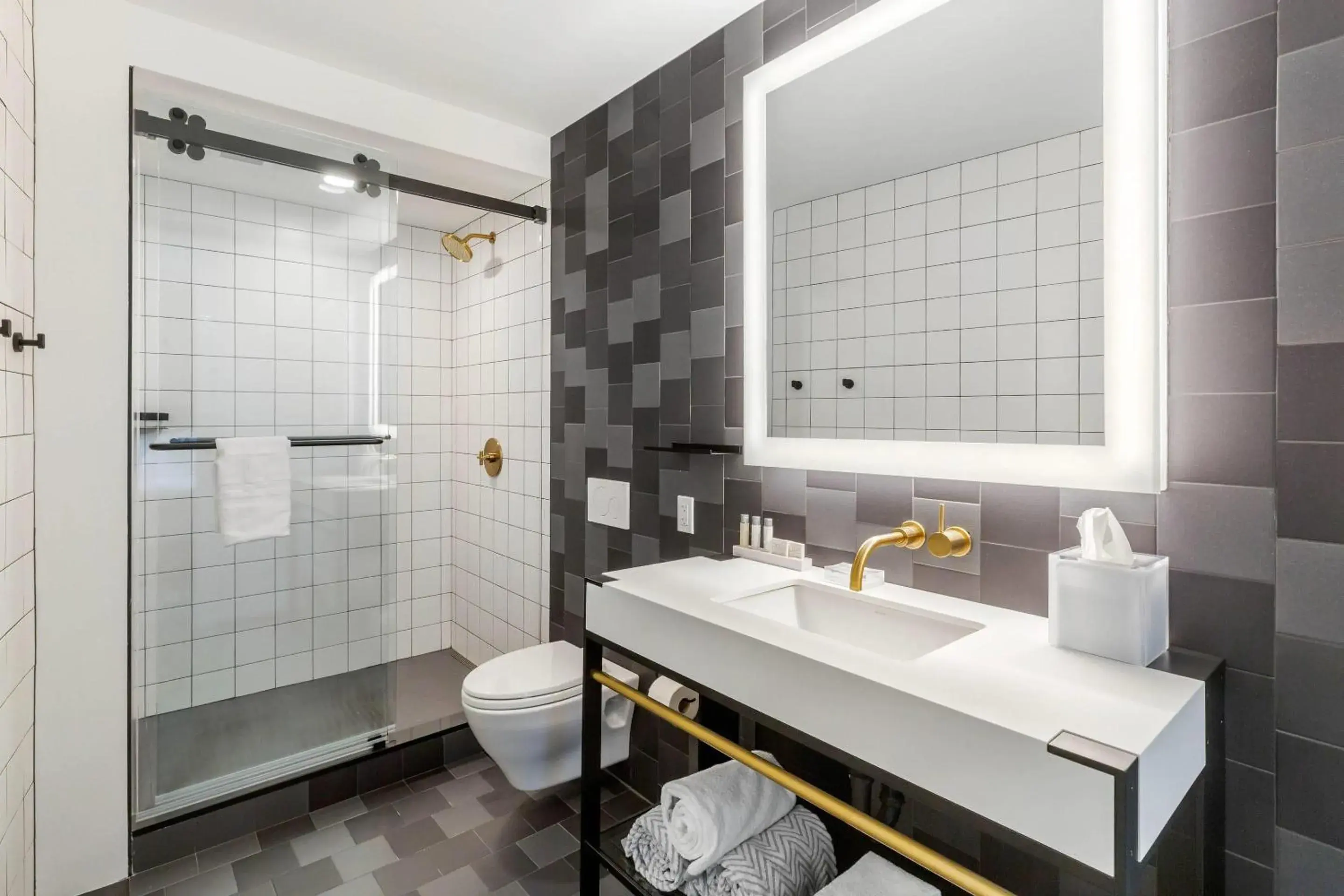 Bedroom in Cambria Hotel Boston Downtown - Seaport Bedroom in Cambria Hotel Boston Downtown - Seaport