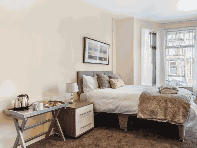 Bedroom, Bed in Townhouse @ 62 Samuel Street Crewe