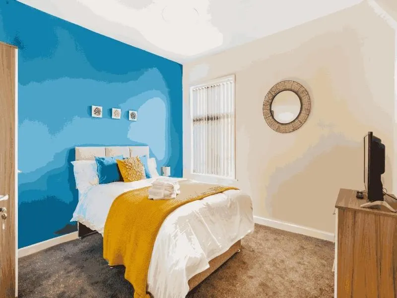 Bedroom, Bed in Townhouse @ 62 Samuel Street Crewe
