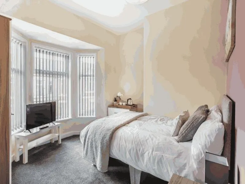 Bedroom, Bed in Townhouse @ 62 Samuel Street Crewe