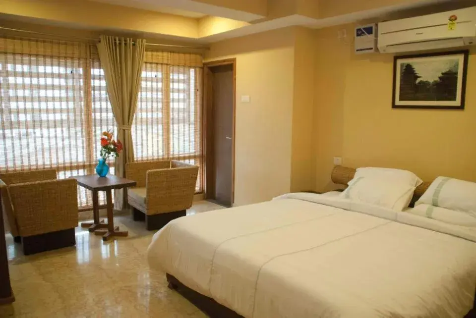 Queen Room - single occupancy in Hotel Rains Inn Queen Room - single occupancy in Hotel Rains Inn