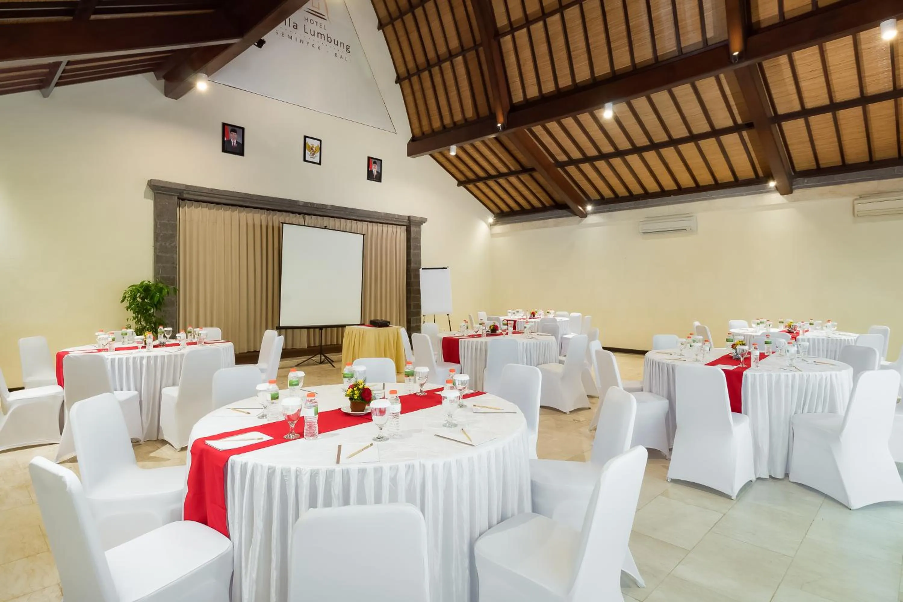Business facilities in Hotel Vila Lumbung