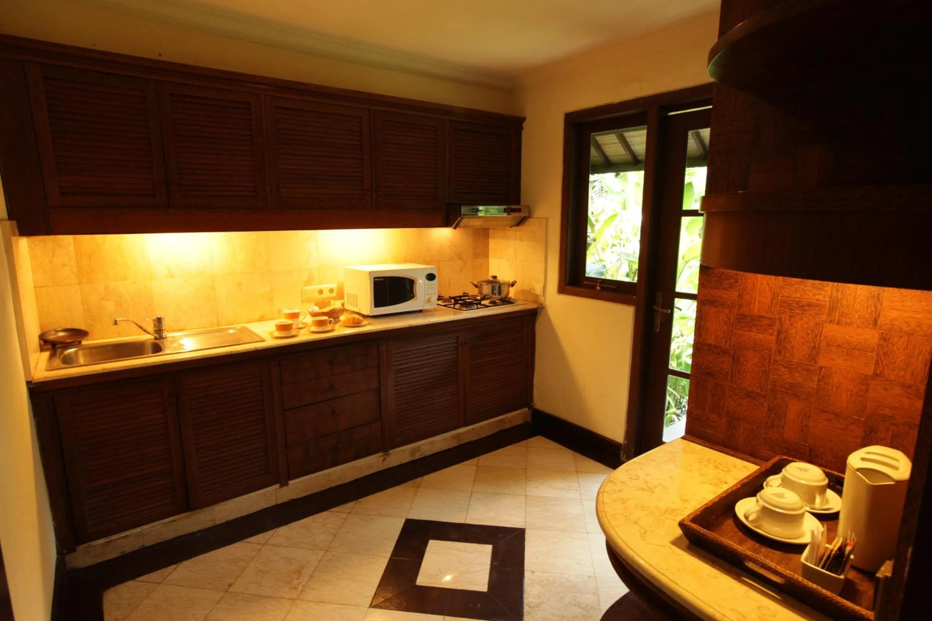 Kitchen or kitchenette in Hotel Vila Lumbung
