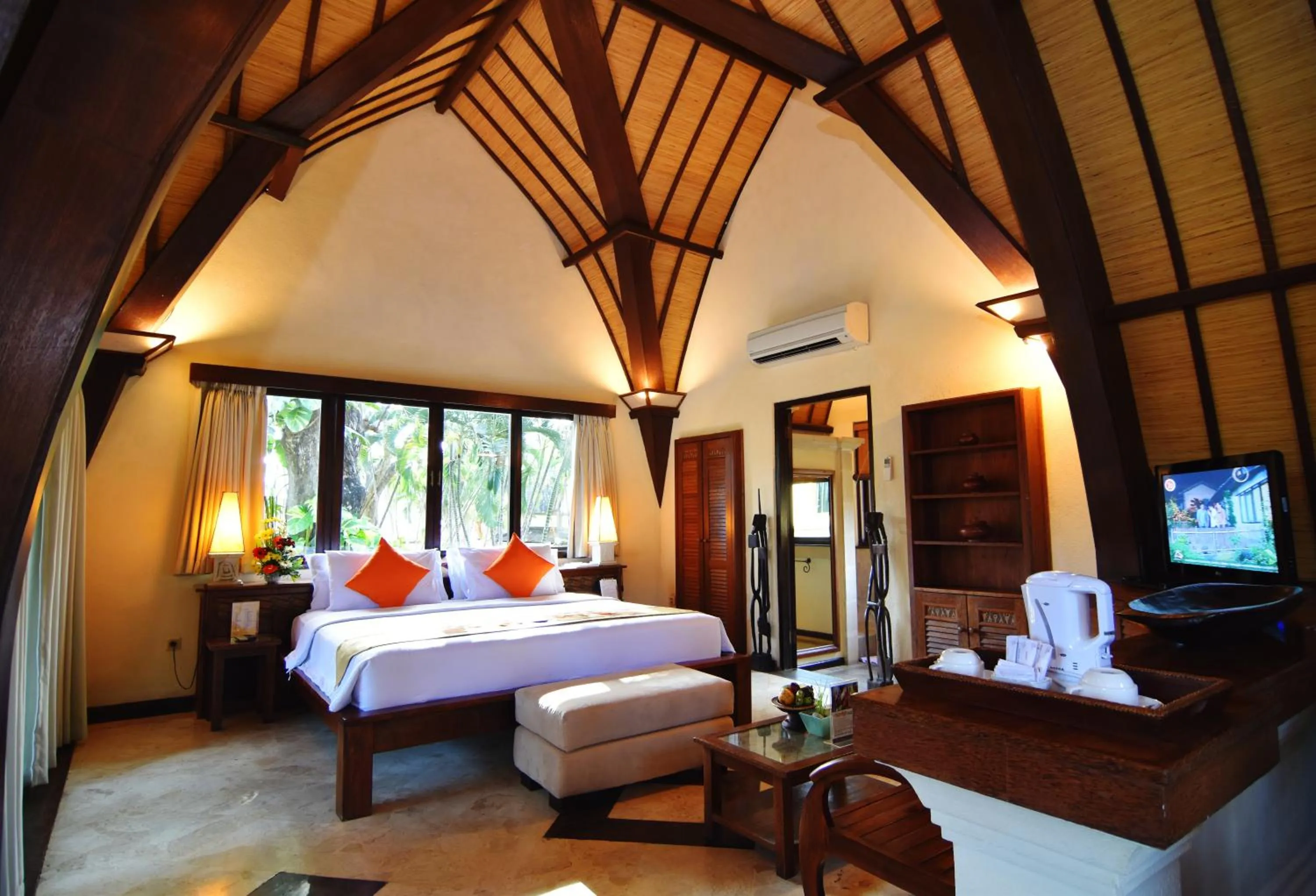 Bedroom, Bed in Hotel Vila Lumbung