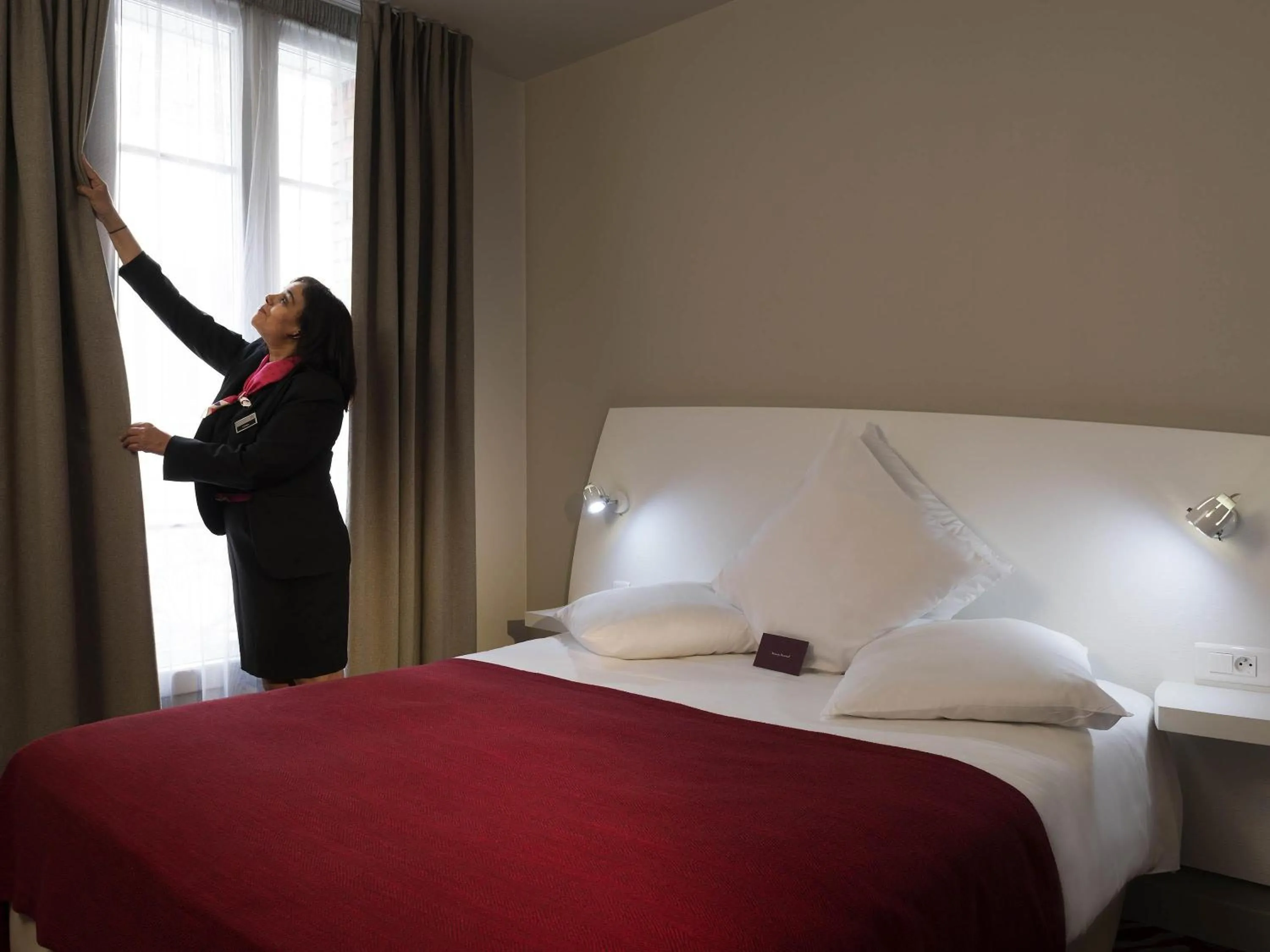 Bedroom, Bed in Mercure Paris Levallois