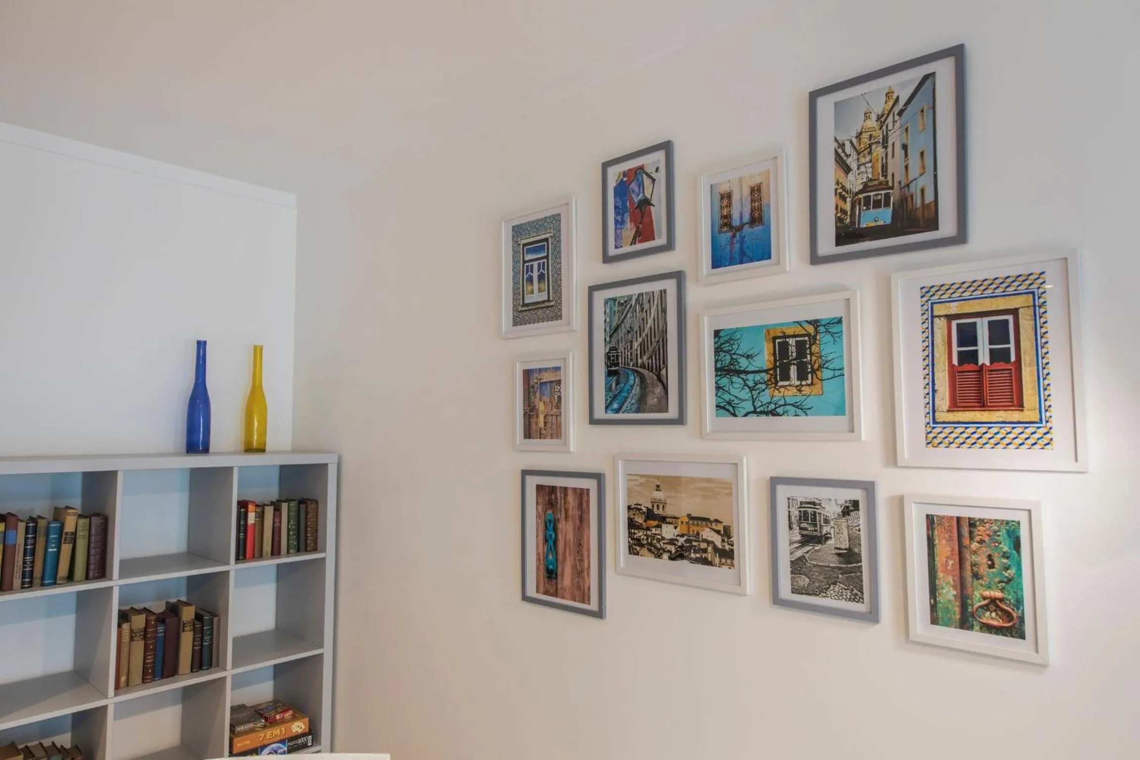 Living room in LovelyStay - Family-Friendly Apartment Downtown