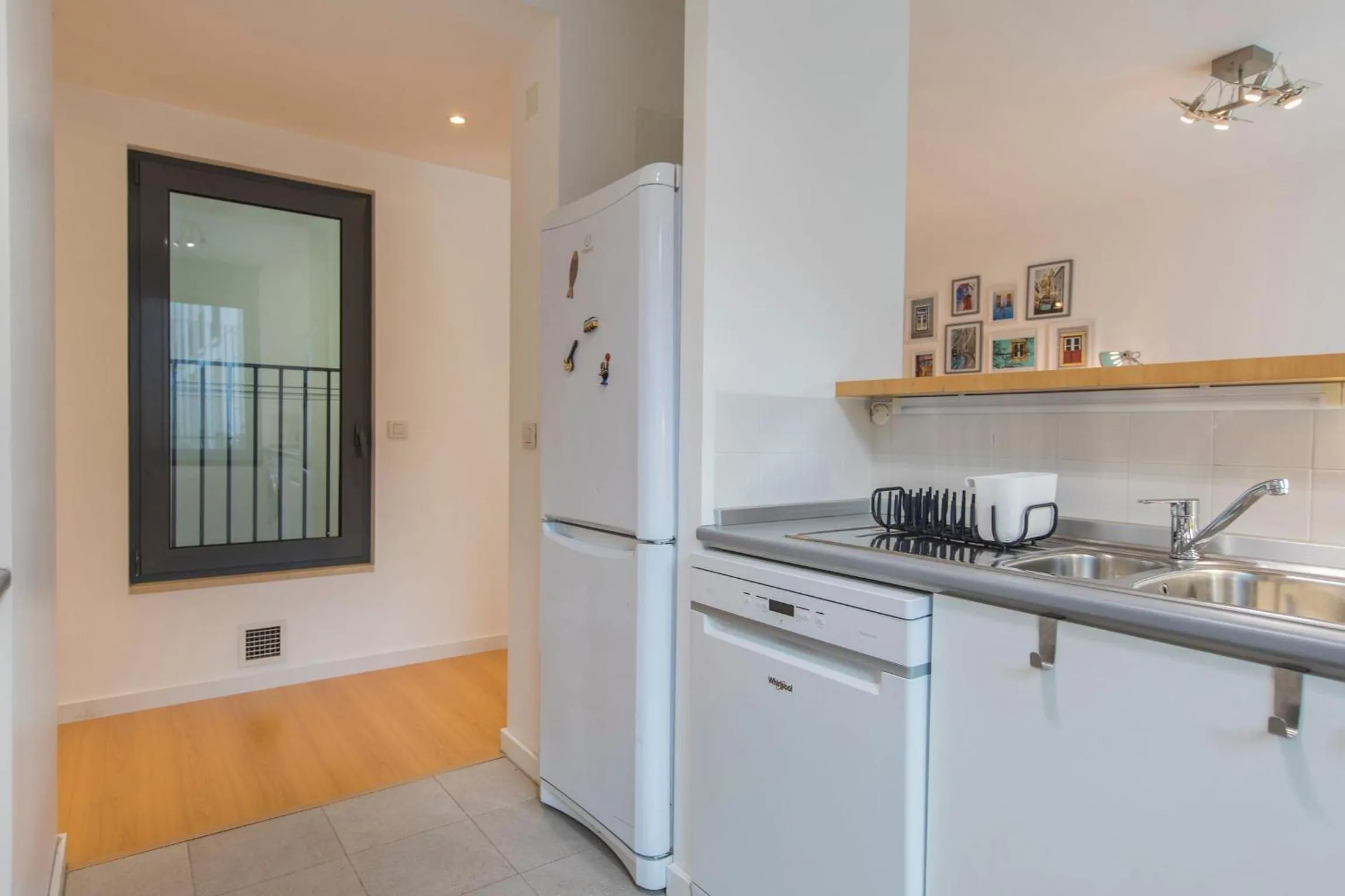 Kitchen or kitchenette in LovelyStay - Family-Friendly Apartment Downtown
