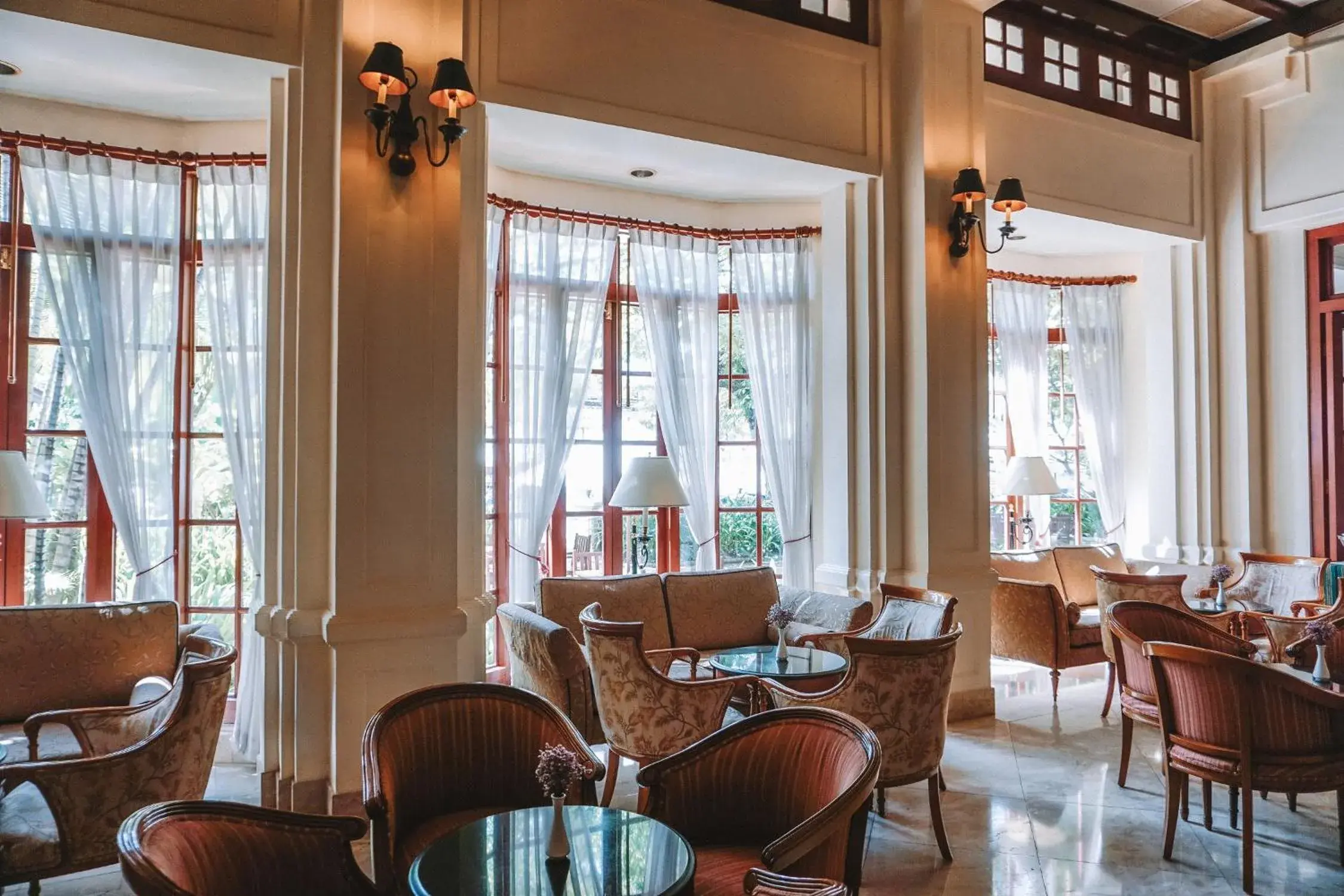 Lounge or bar in Settha Palace Hotel Lounge or bar in Settha Palace Hotel