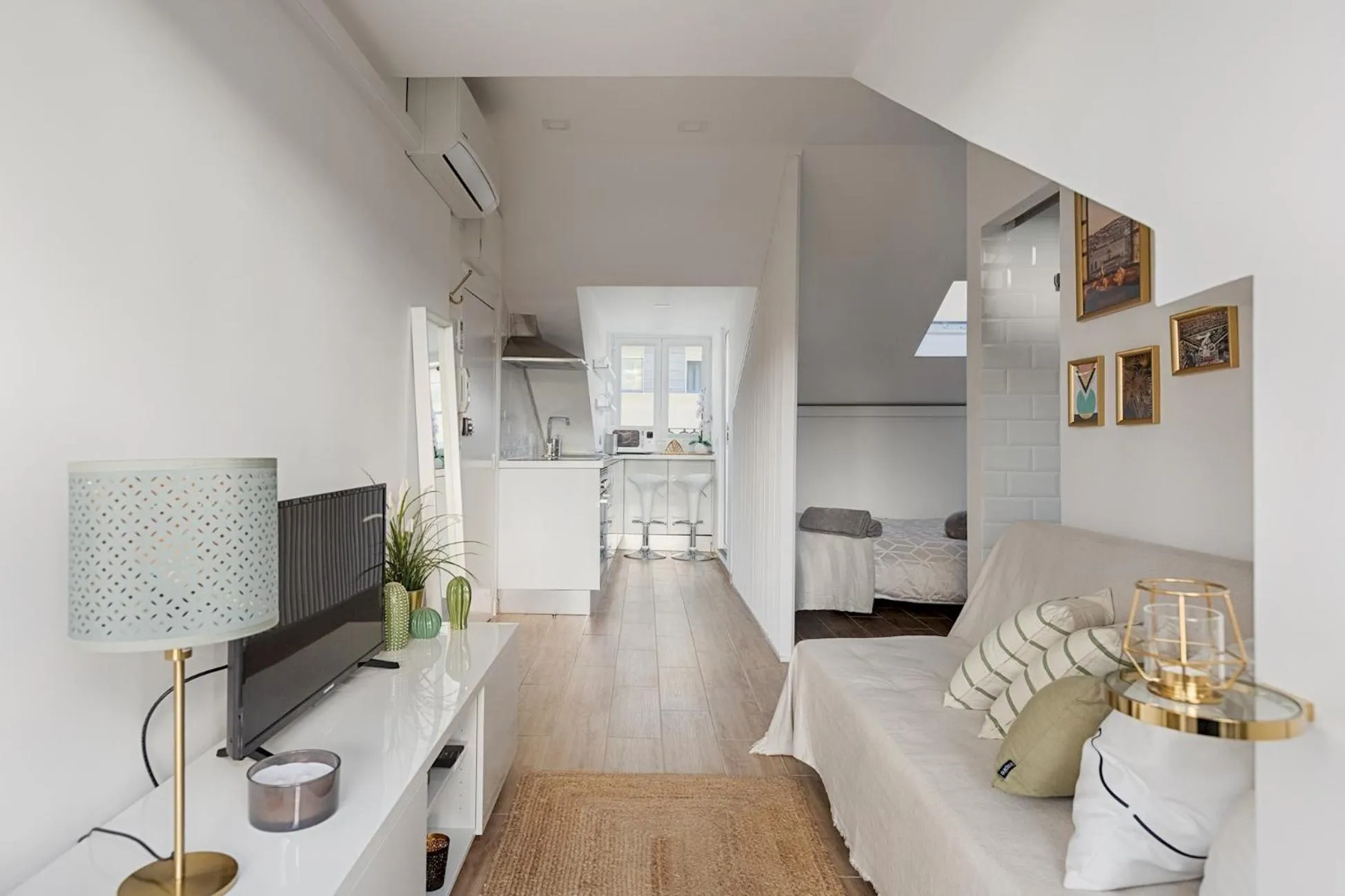 Romantic Gem with 2 Terraces in Alcântara