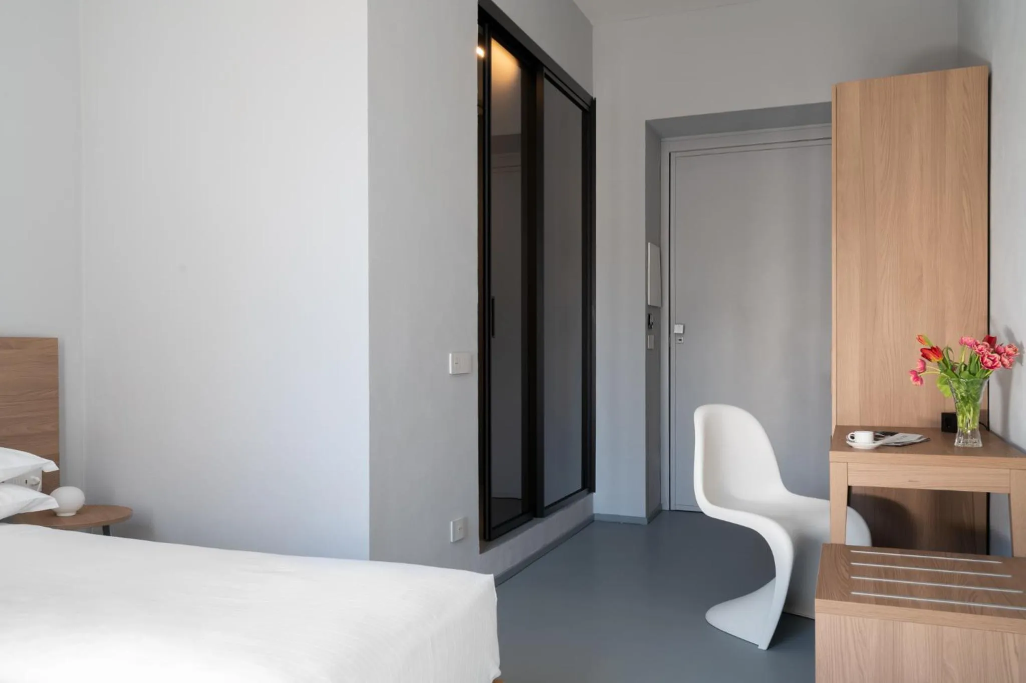 Photo of the whole room, Bed in The Grey