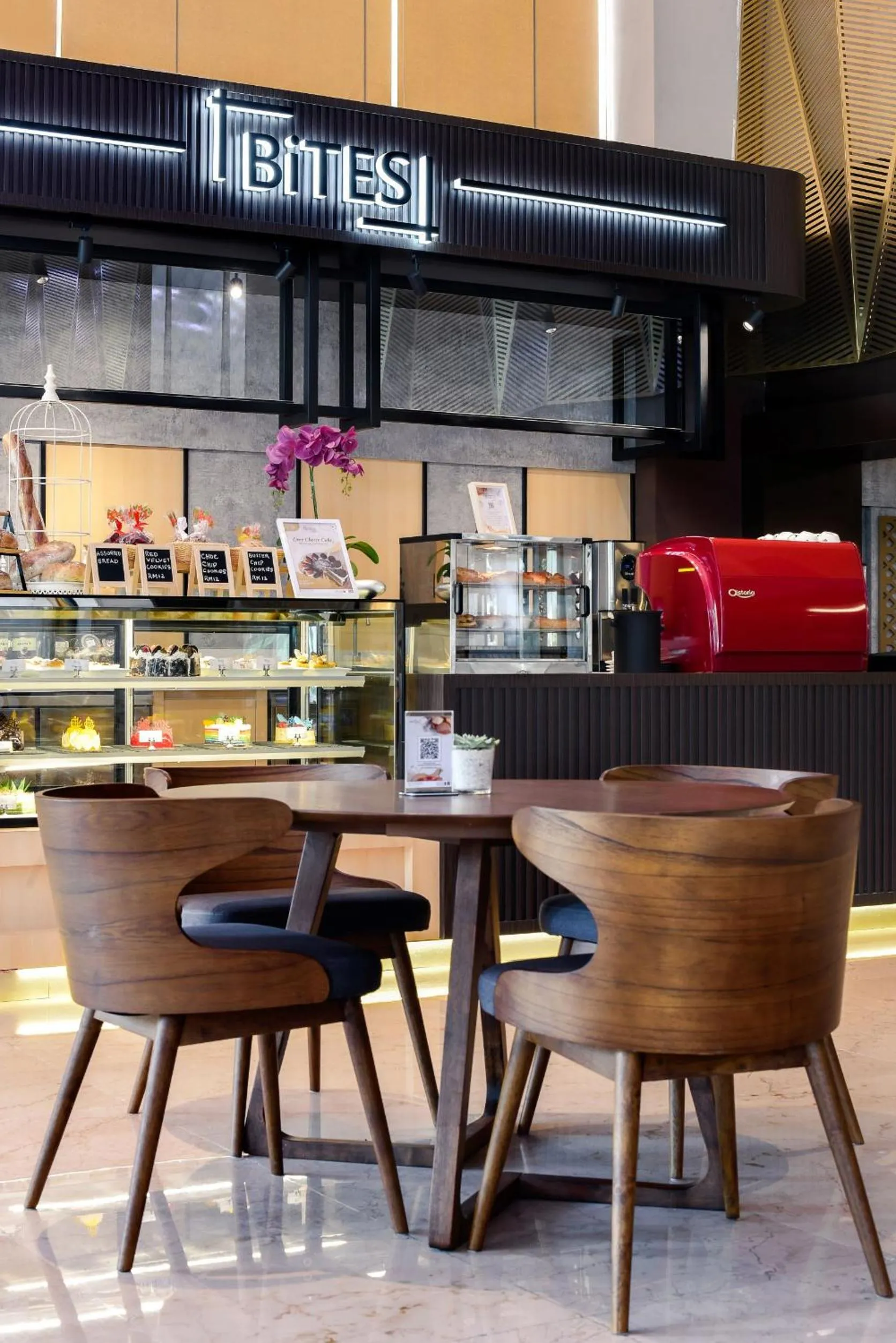 Restaurant/places to eat in AnCasa Hotel Kuala Lumpur, Chinatown