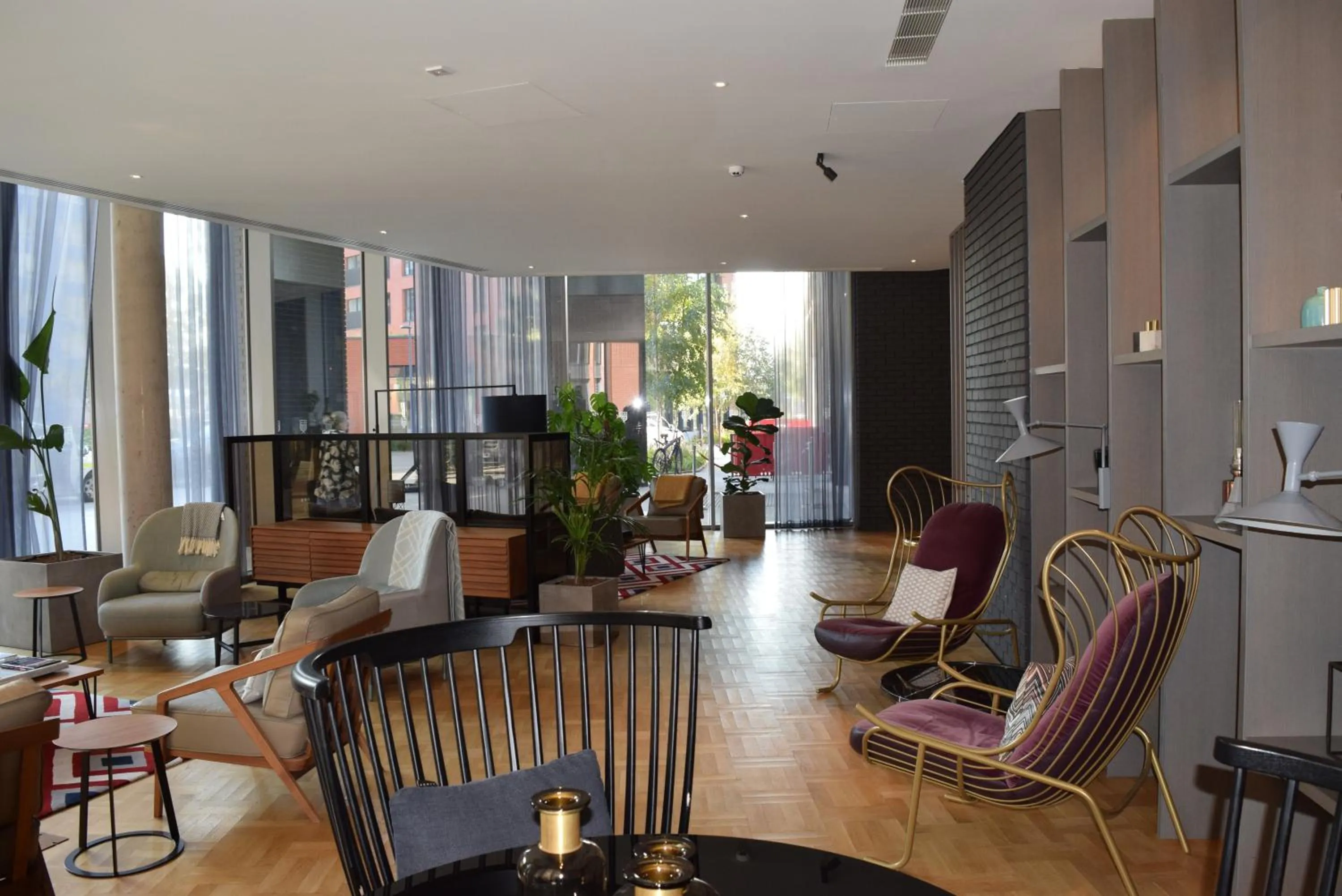 On-site shops in London City Island 3 Bedroom Luxury Apartments, Canary Wharf