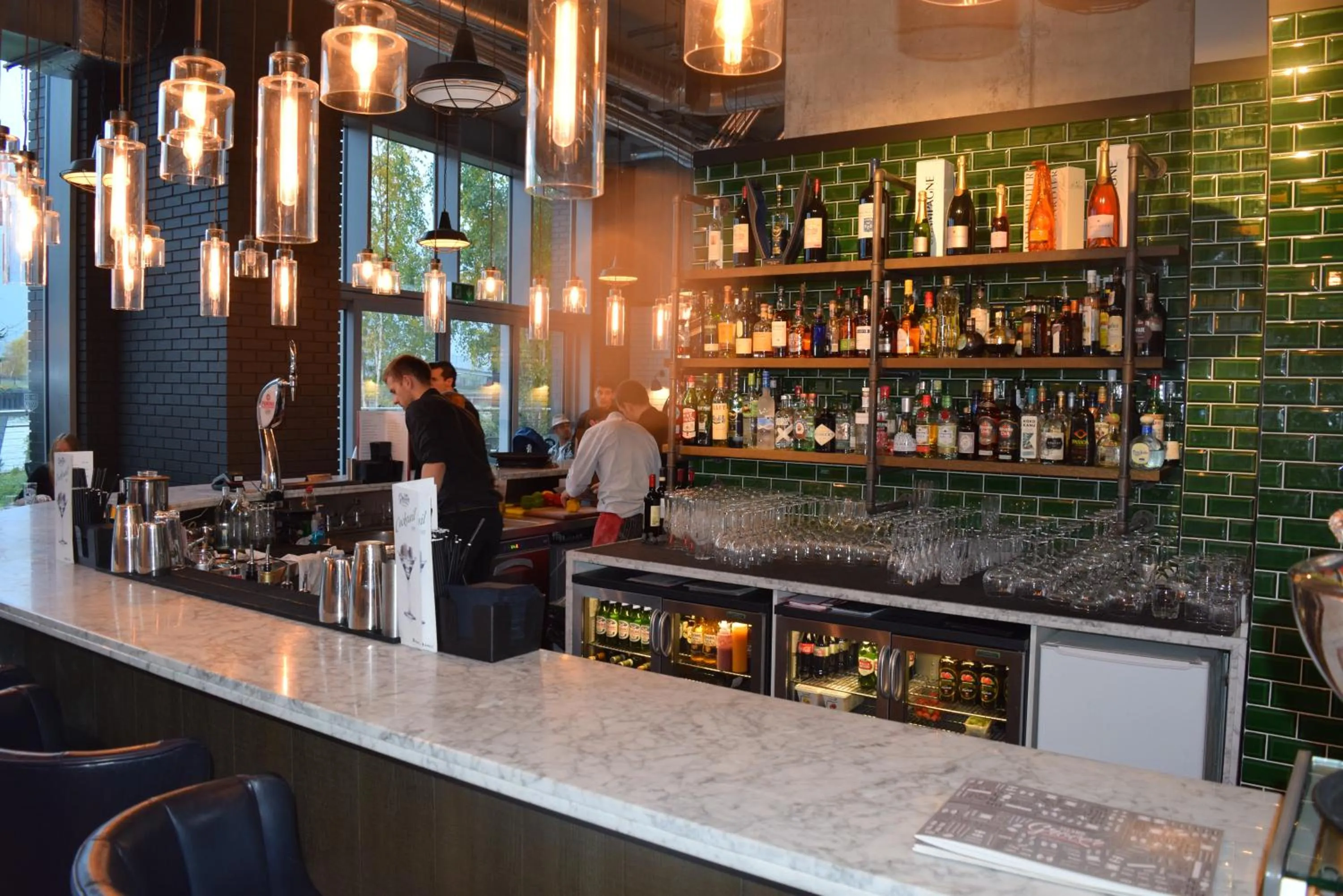 Restaurant/places to eat in London City Island 3 Bedroom Luxury Apartments, Canary Wharf