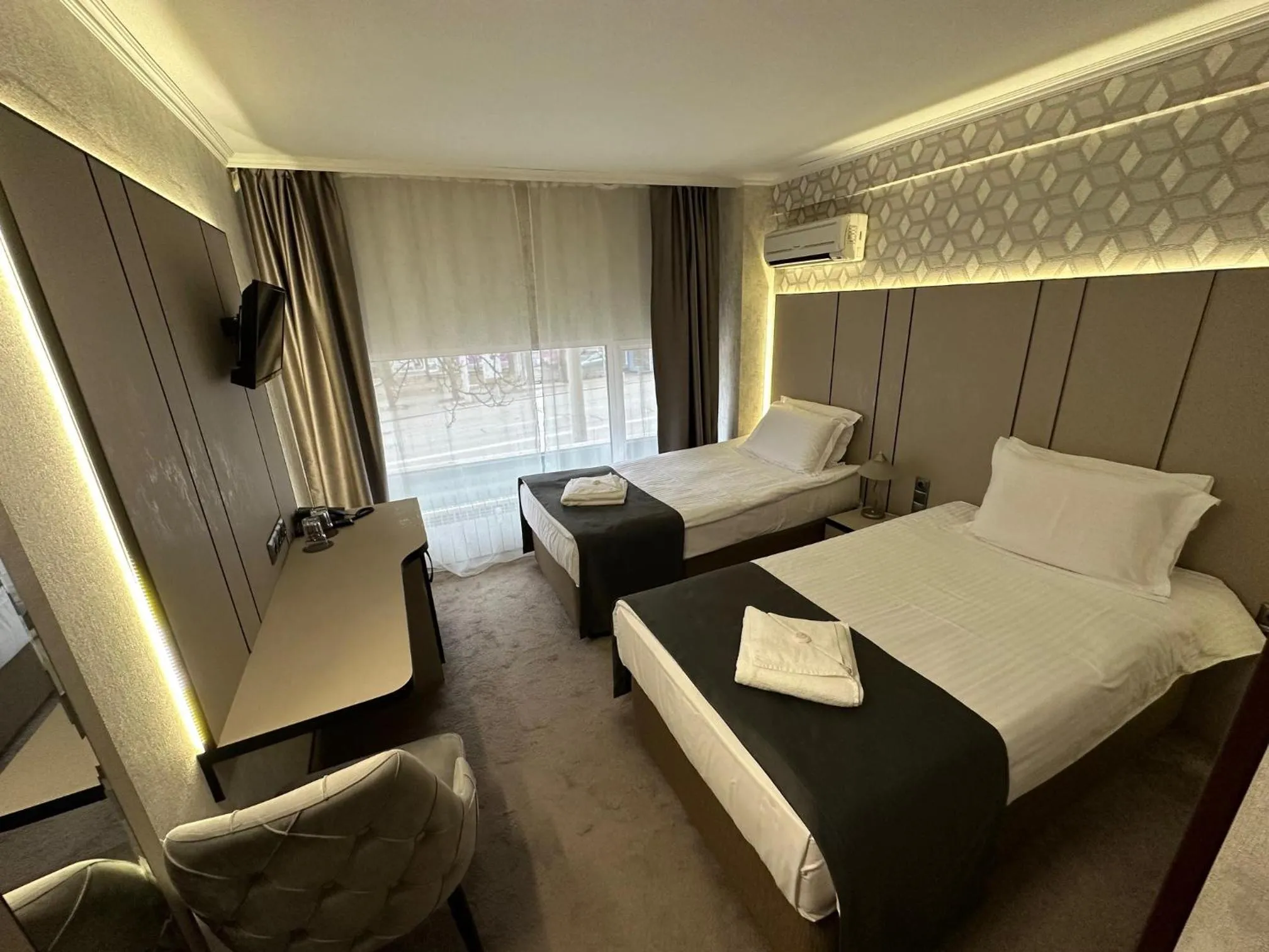 Single Room in Hotel Cosmos