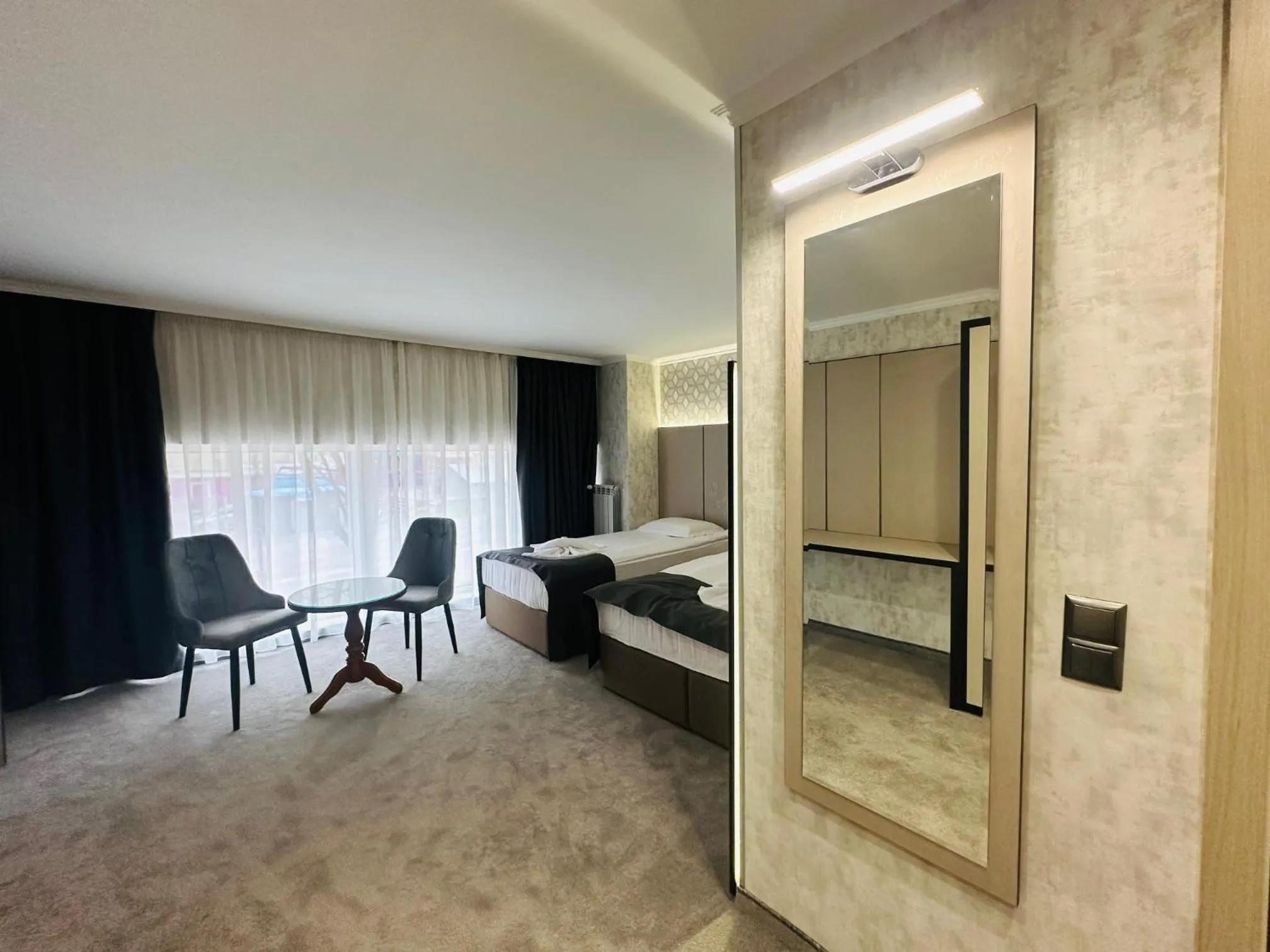 Hotel Cosmos
