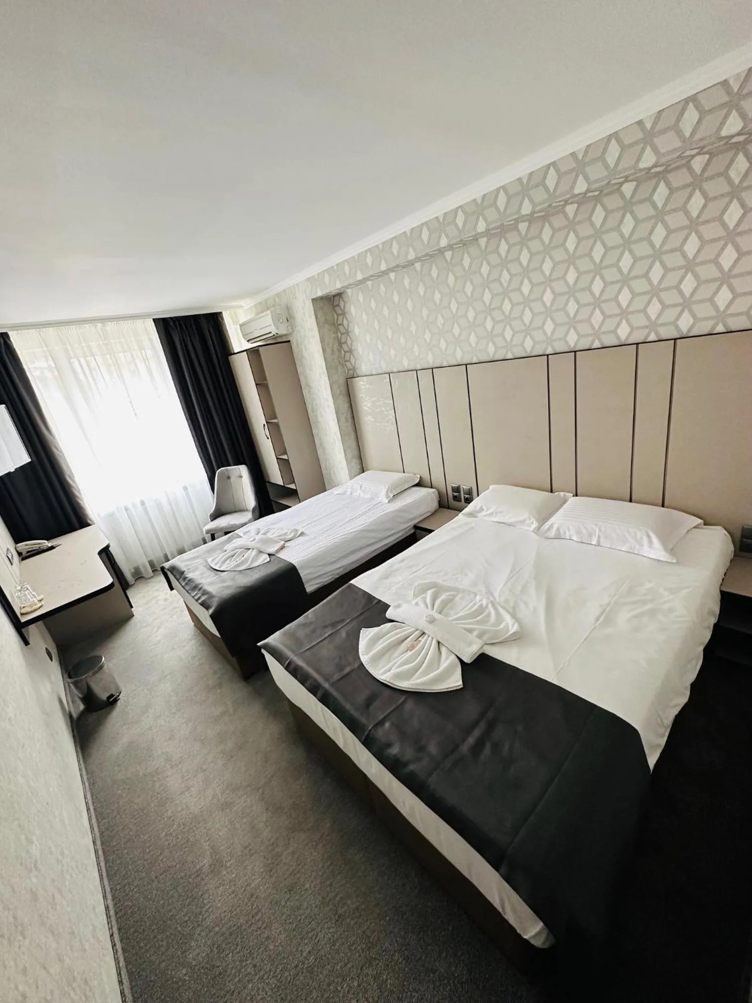 Hotel Cosmos