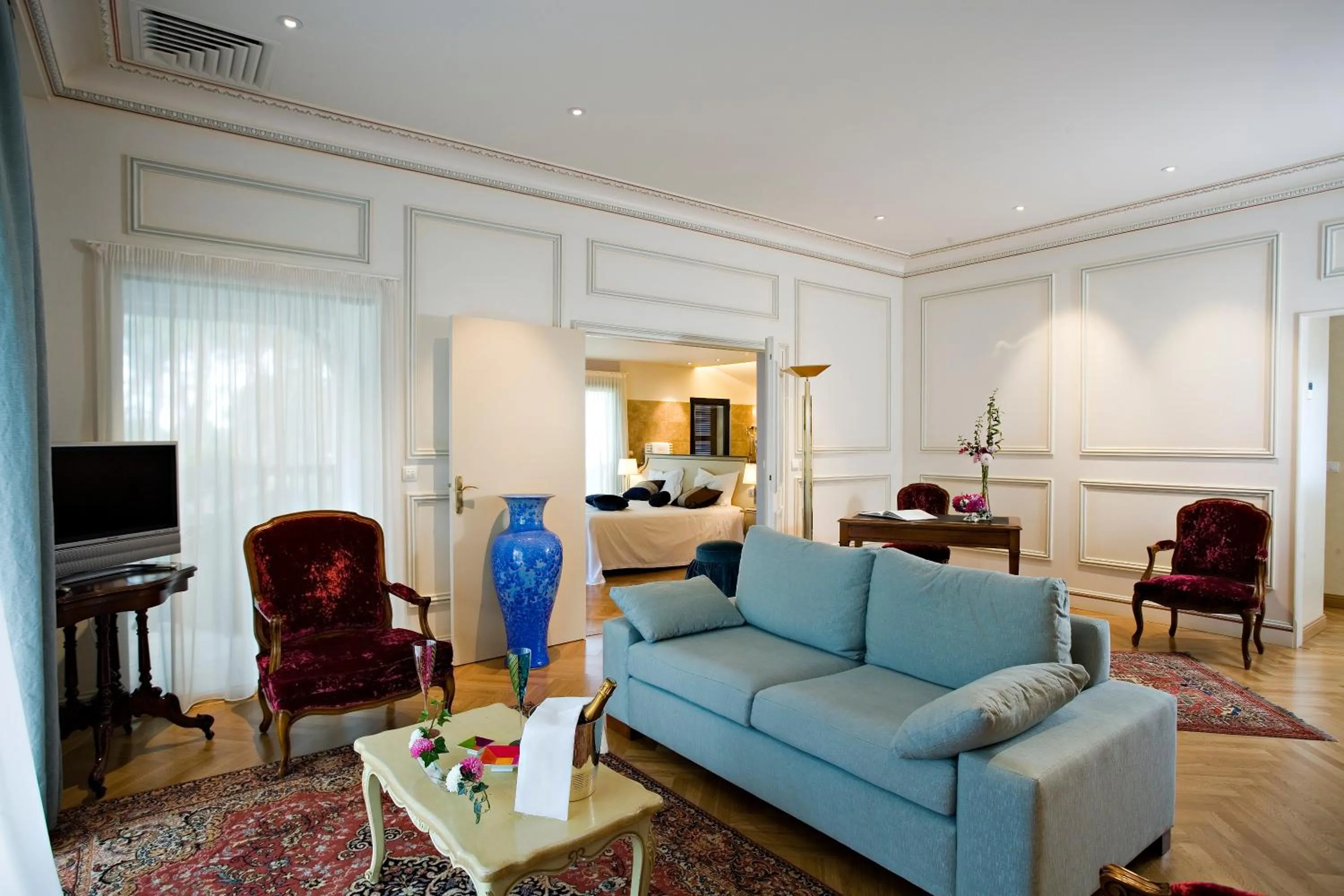 Photo of the whole room in Relais de la Poste