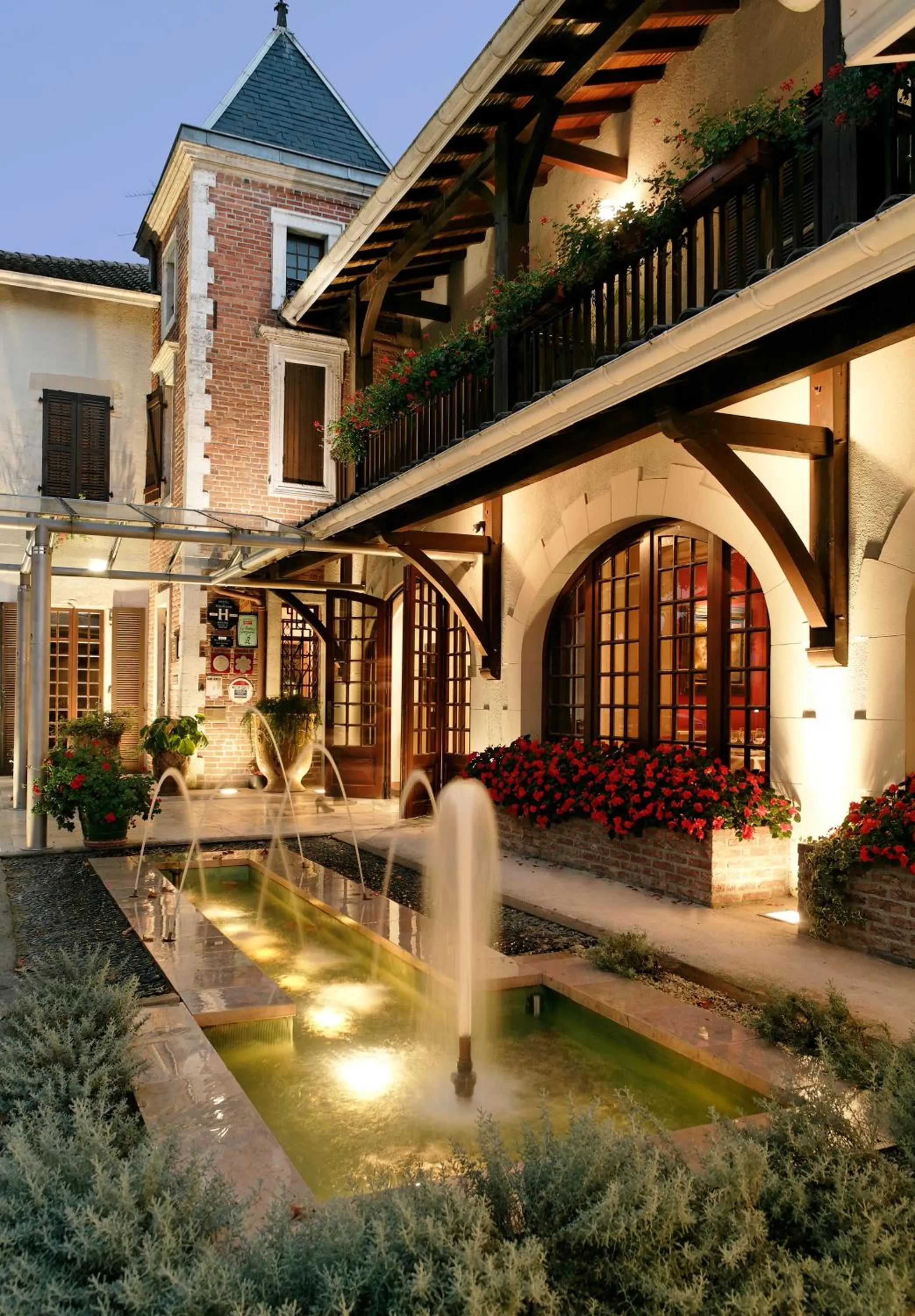 Property building in Relais de la Poste