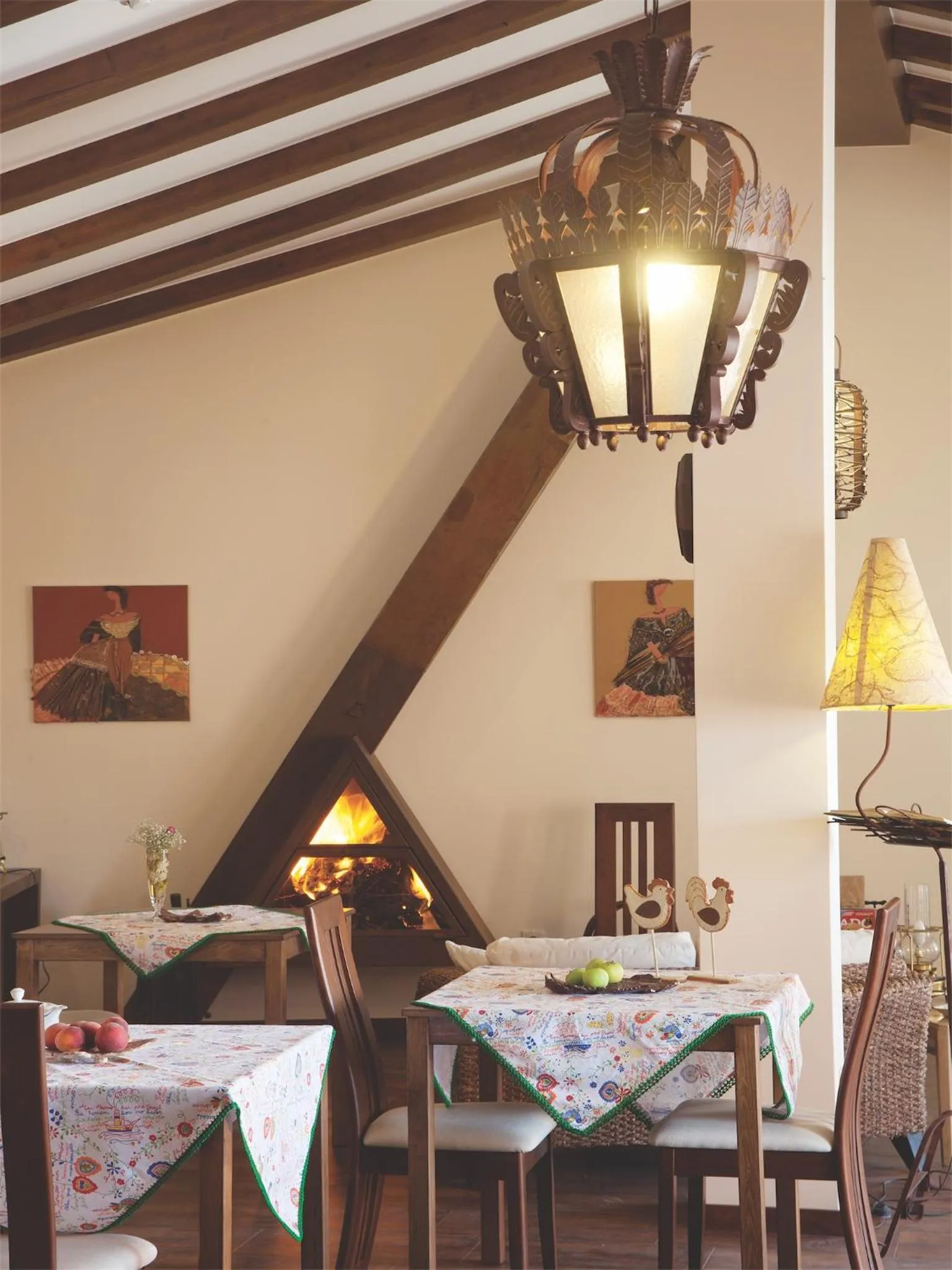 Communal lounge/ TV room in Artvilla