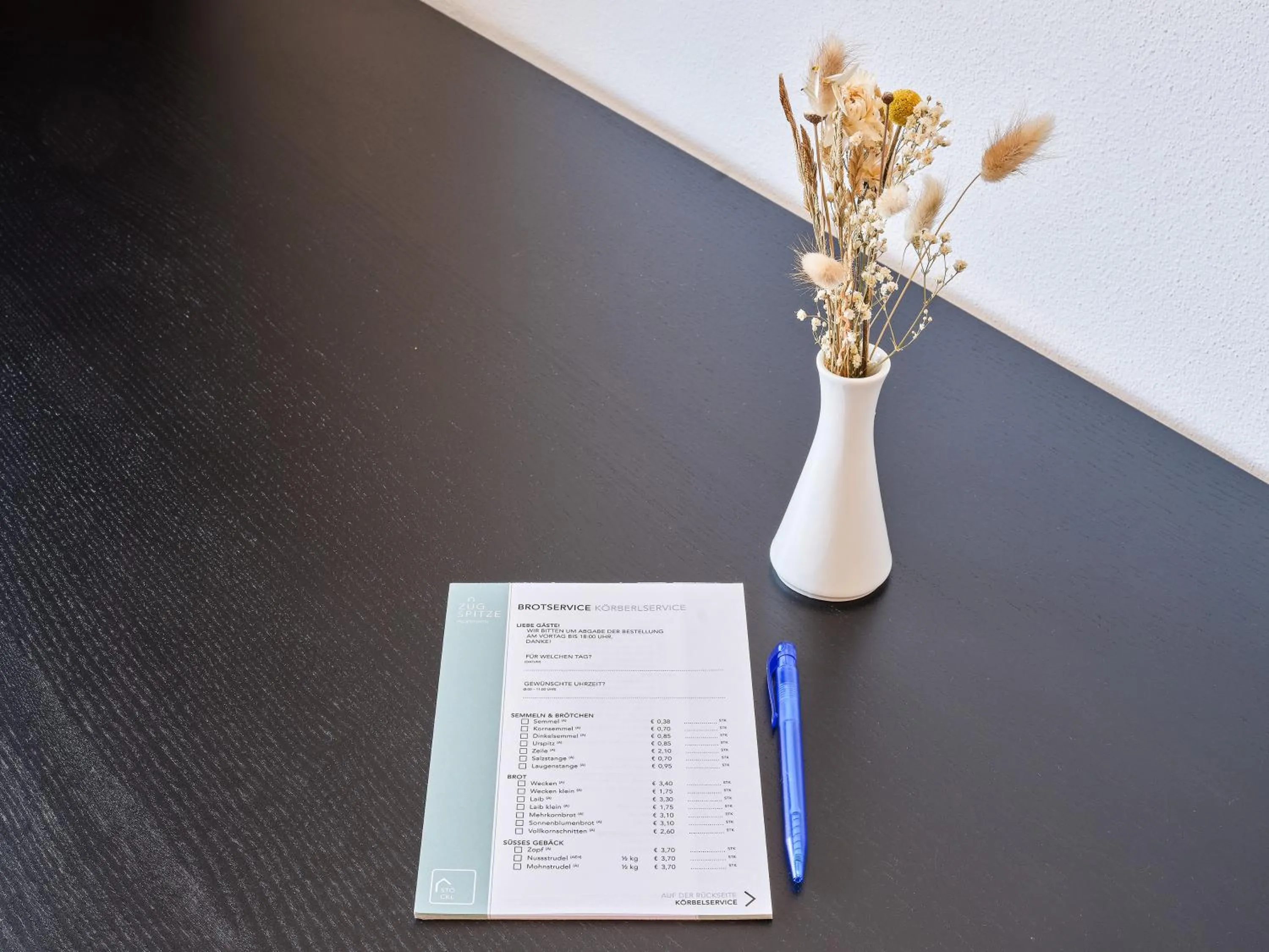 Breakfast in Design Apartments & Zimmer - Zugspitze