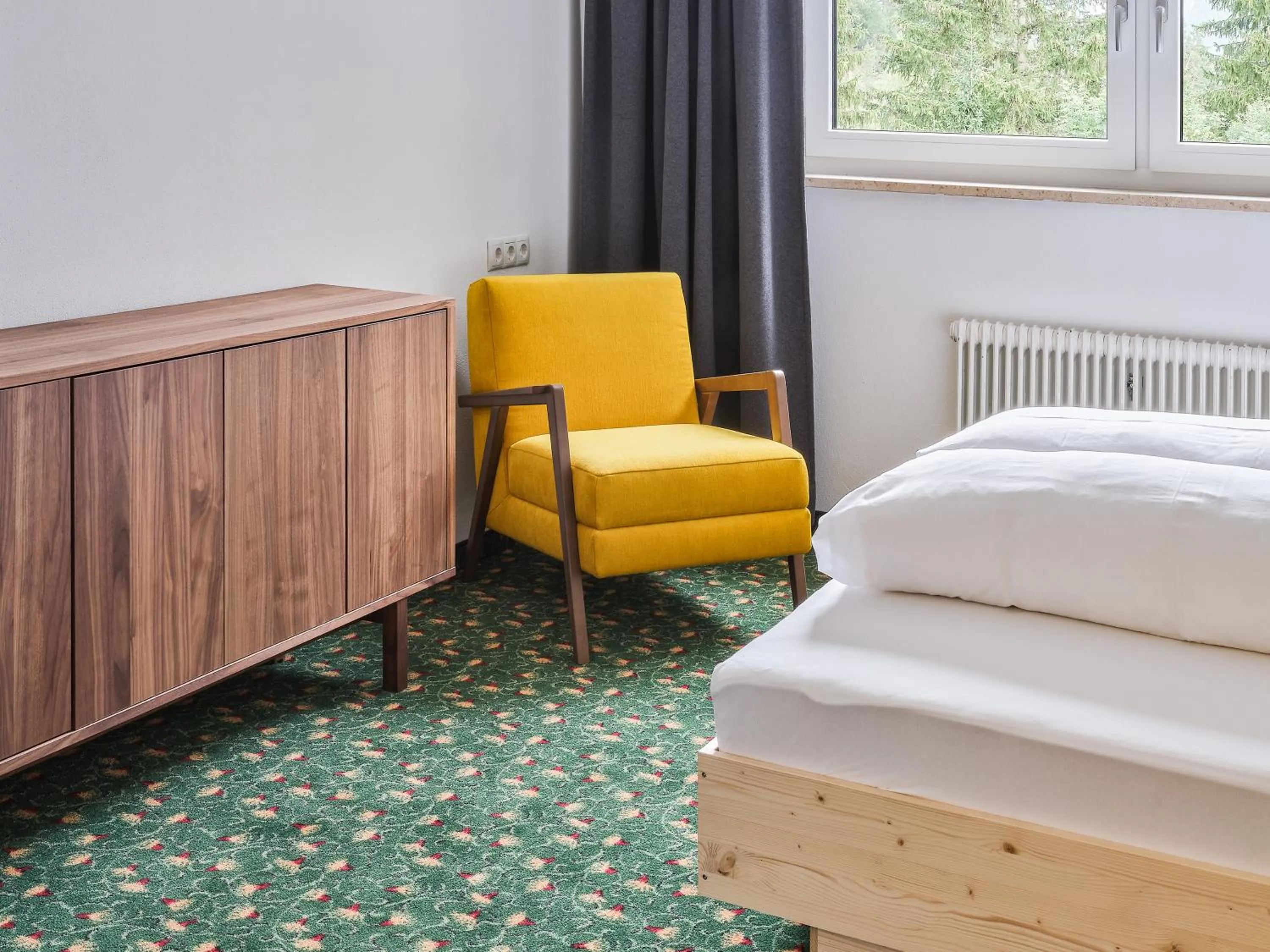 Bedroom, Bed in Design Apartments & Zimmer - Zugspitze